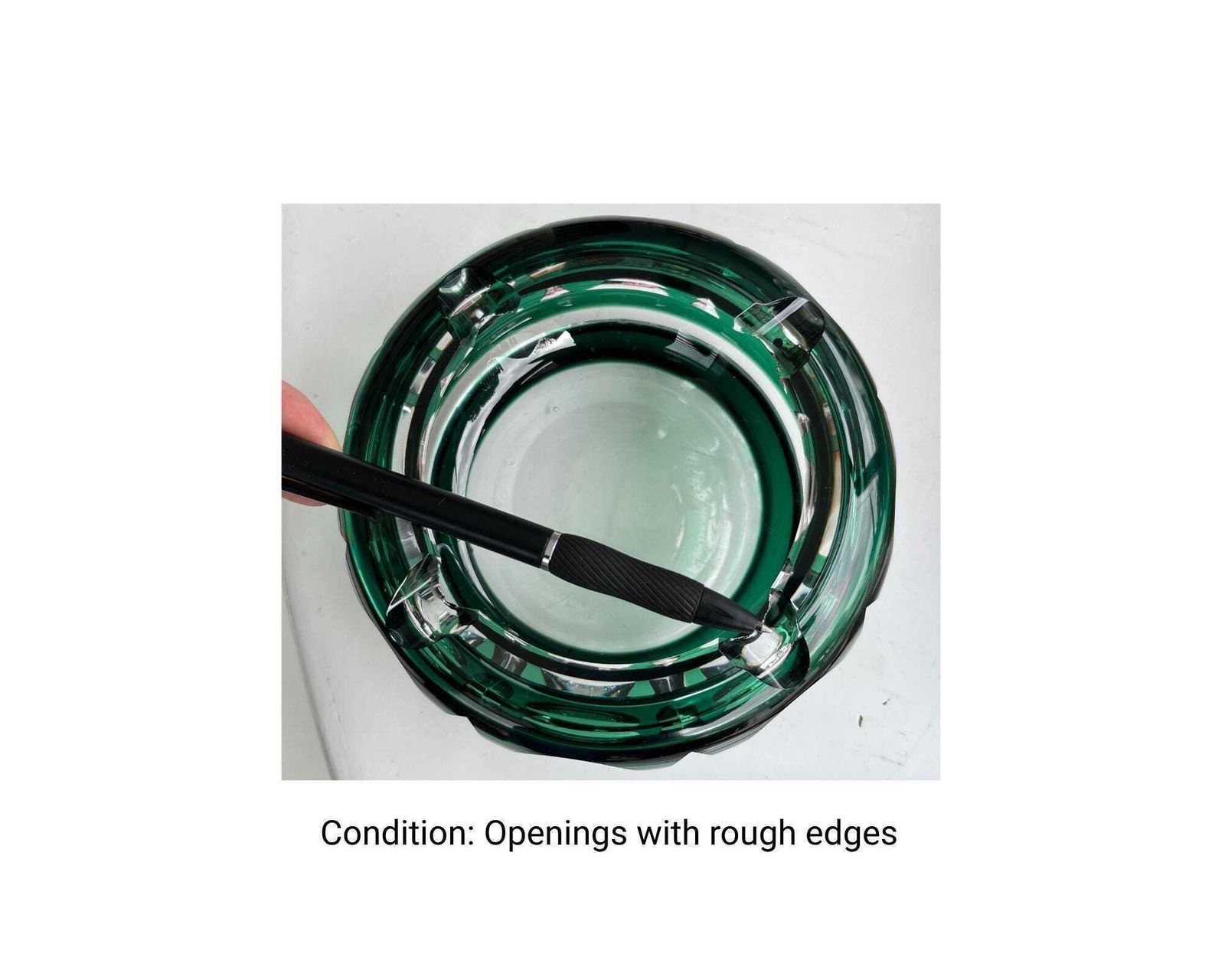 Val Saint Lambert Ashtray | 1 Stuk | Kristal In Jadegroen Of Rood photo 172.0