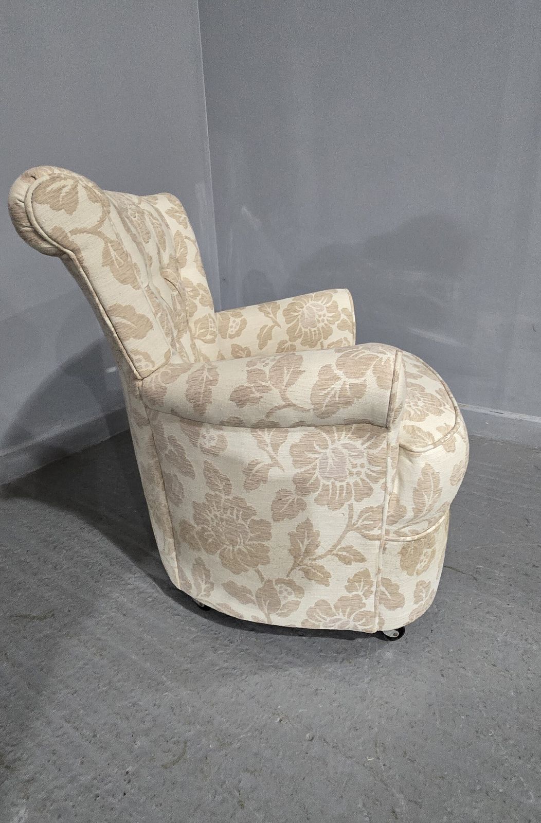 Linen Covered Boudoir Chair photo 495.0