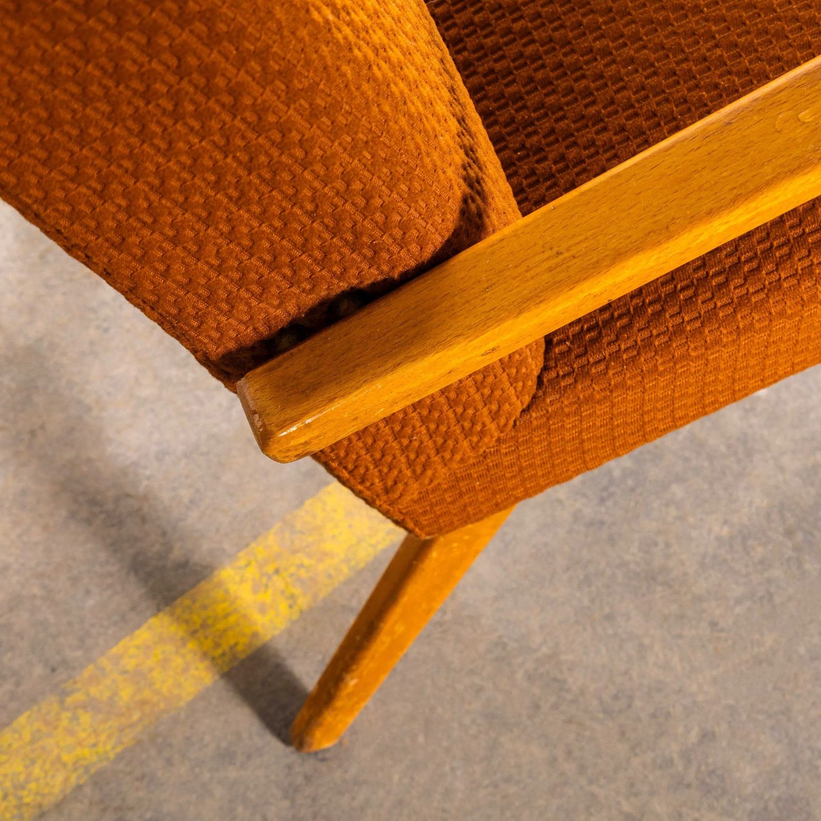 photo furniture 1950’s Jaroslav šmídek Original Armchairs In A Geometric Orange Jacquard – Standard Seat