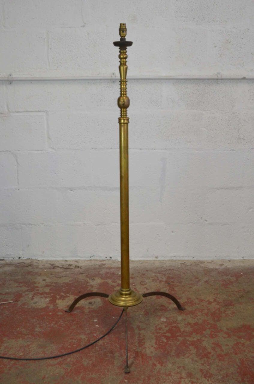 An Edwardian Brass & Iron Telescopic Standard Lamp