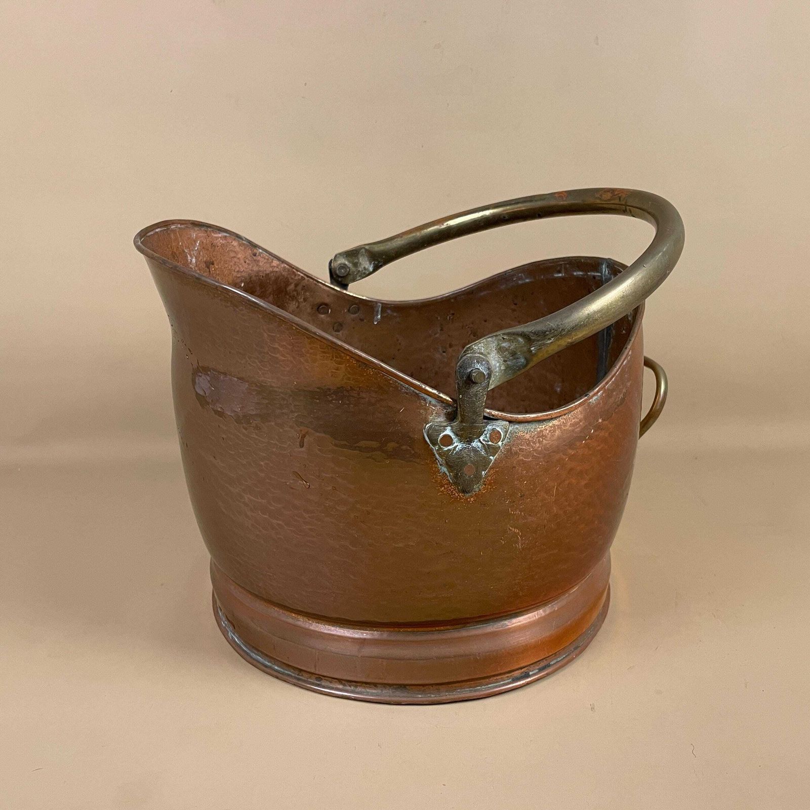 Antique Metal Copper Coal Bucket Handle Fireside Fire Side Scuttle Helmet Farmhouse Cottage Brass Gold Vintage Fireplace Hammered Pattern photo furniture