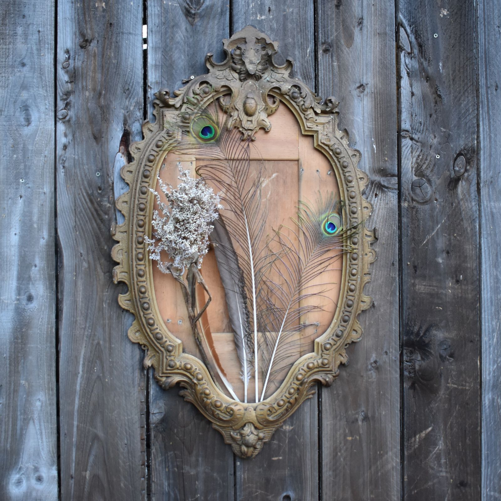 Antique Early 19th Century Ornate Oval Gold Gilt Gesso Plaster Picture Frame