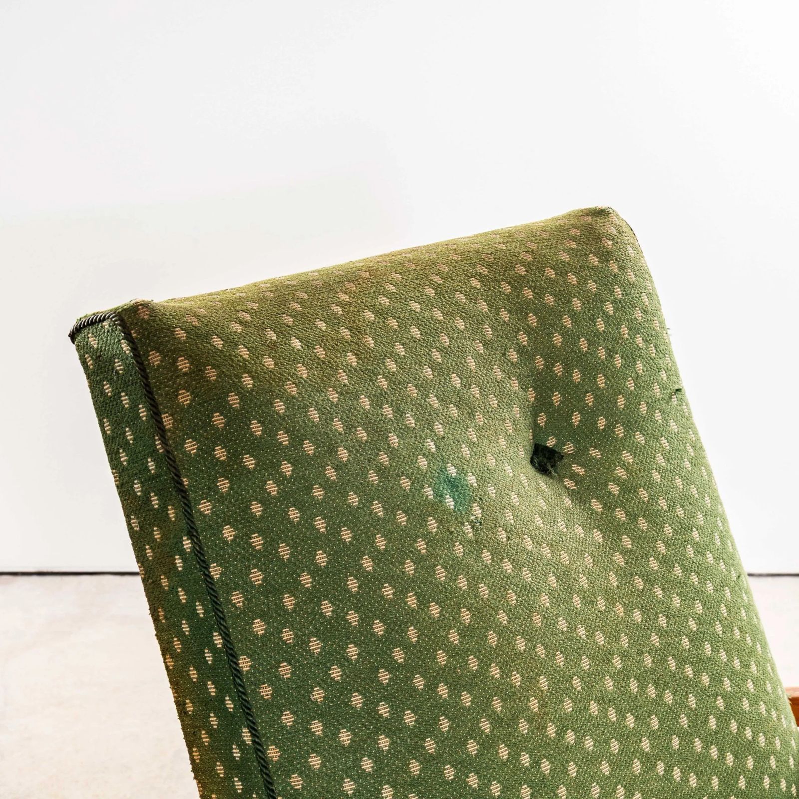 photo furniture 1950’s Jaroslav šmídek Original Armchairs In Chevron Slub Jacquard – Sprung Seat
