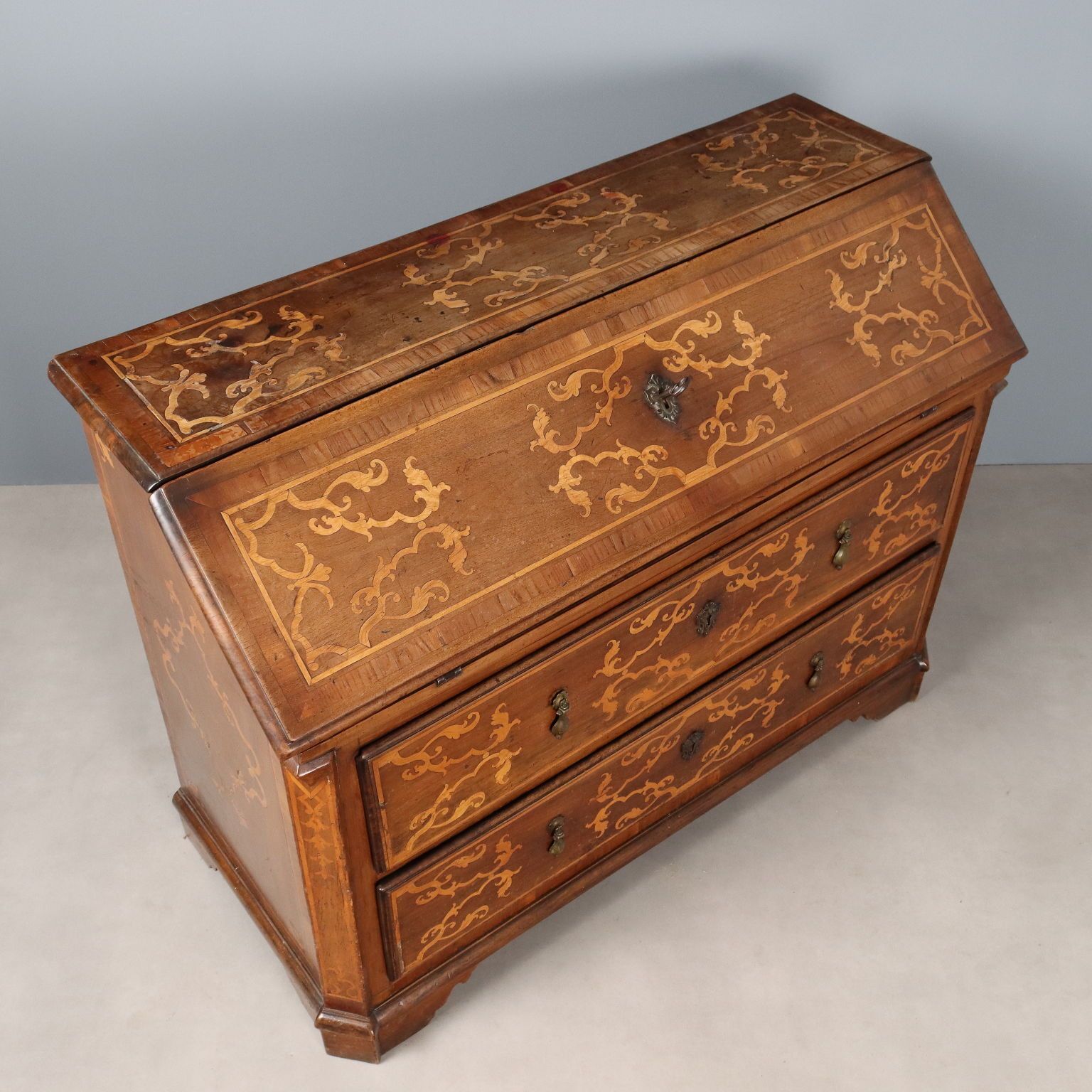 2000.0 Antique Baroque Flap Cabinet Walnut Maple Italy XVIII Century photo
