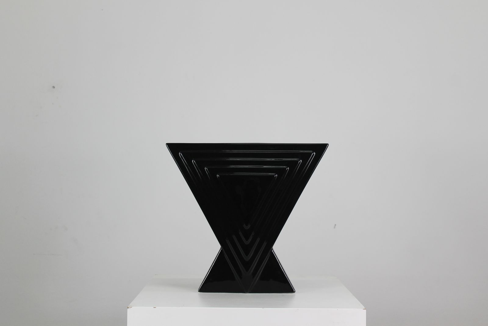 Ettore Sottsass Y29 Vase In Black Enameled Ceramic Yantra Series Poltronova 70s photo furniture