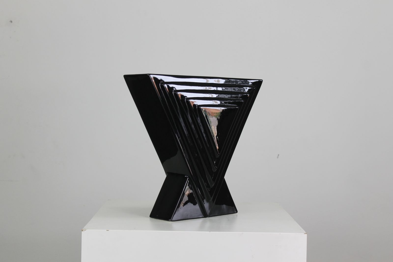 Ettore Sottsass Y29 Vase In Black Enameled Ceramic Yantra Series Poltronova 70s photo buy