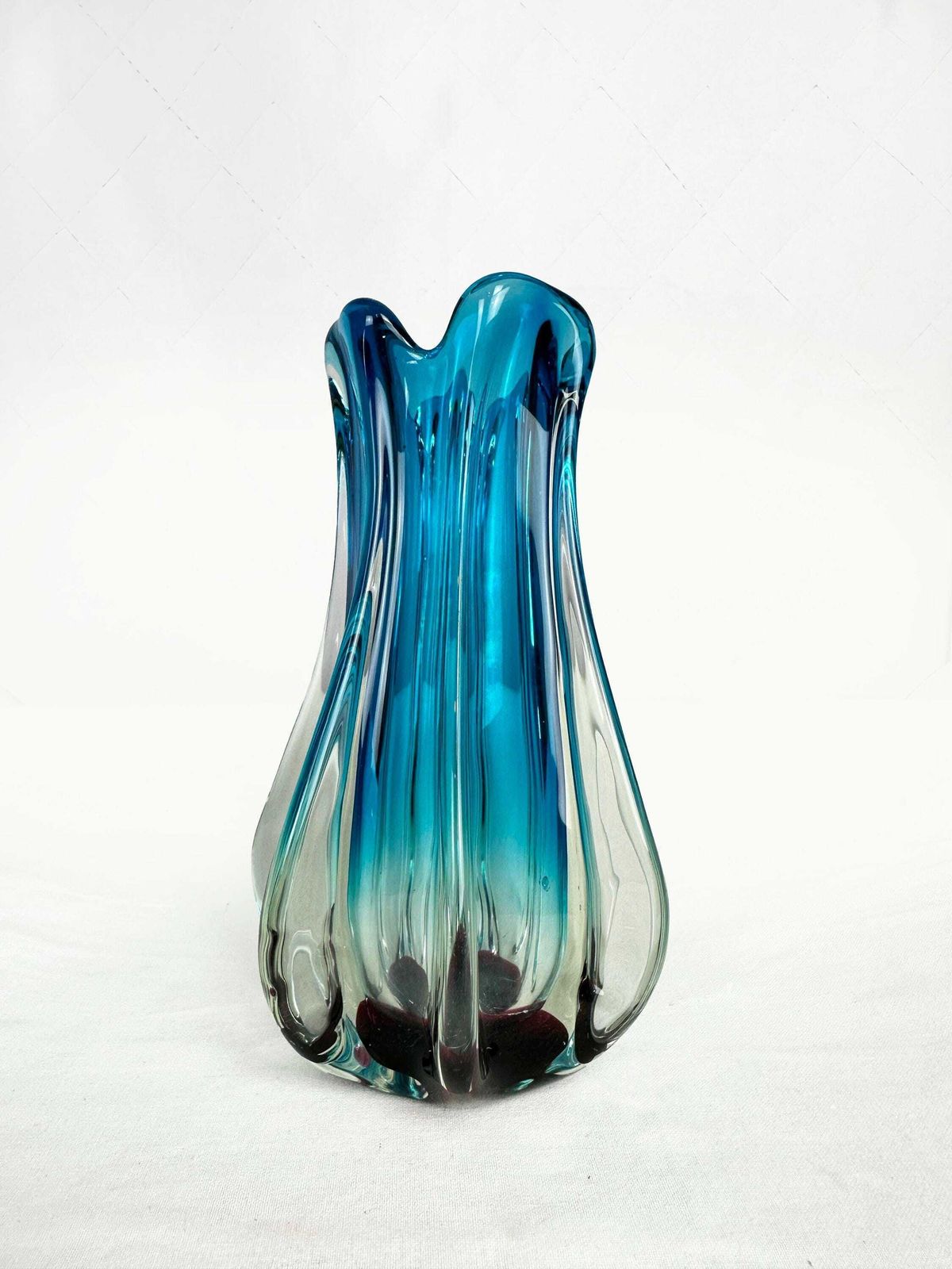 Stunning Chřibská Glassworks Sommerso Czech Art Glass Vase In Turquoise Blue And Deep Red photo 99.0