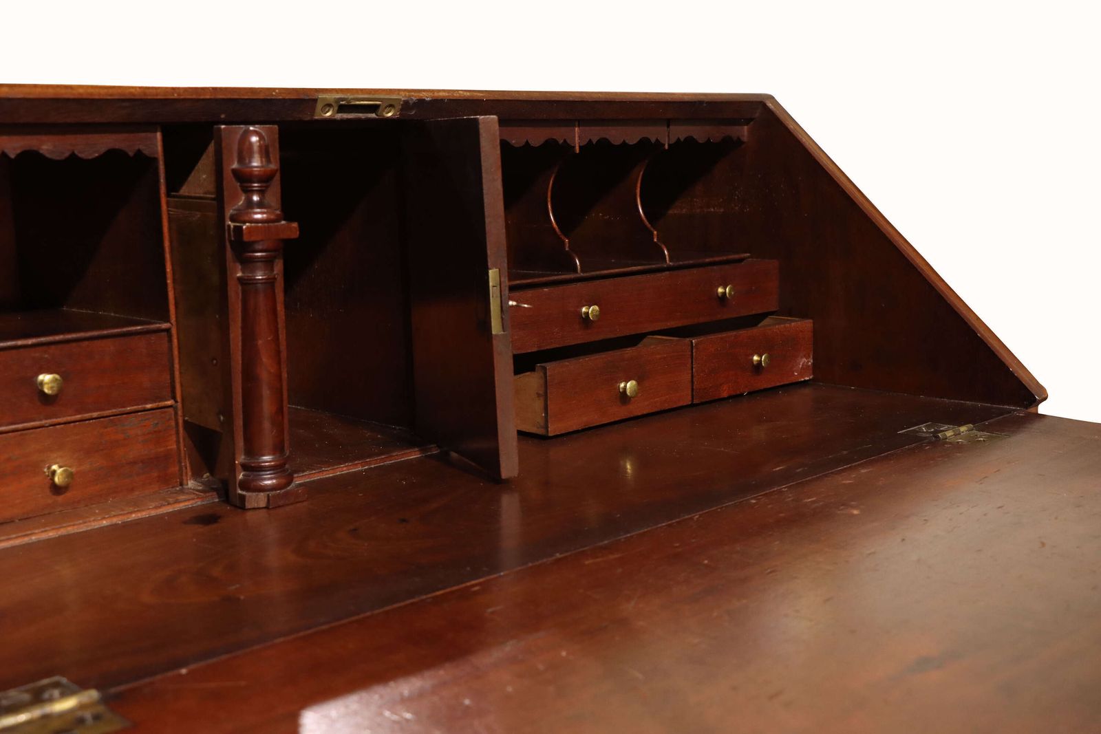 A George III Mahogany Bureau, 1700s photo vinterior