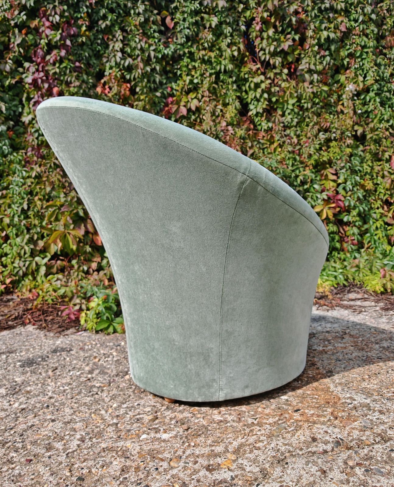 photo furniture Mid Century Modern Mushroom Club Chair In Style Of Pierre Paulin, Italy 1980s