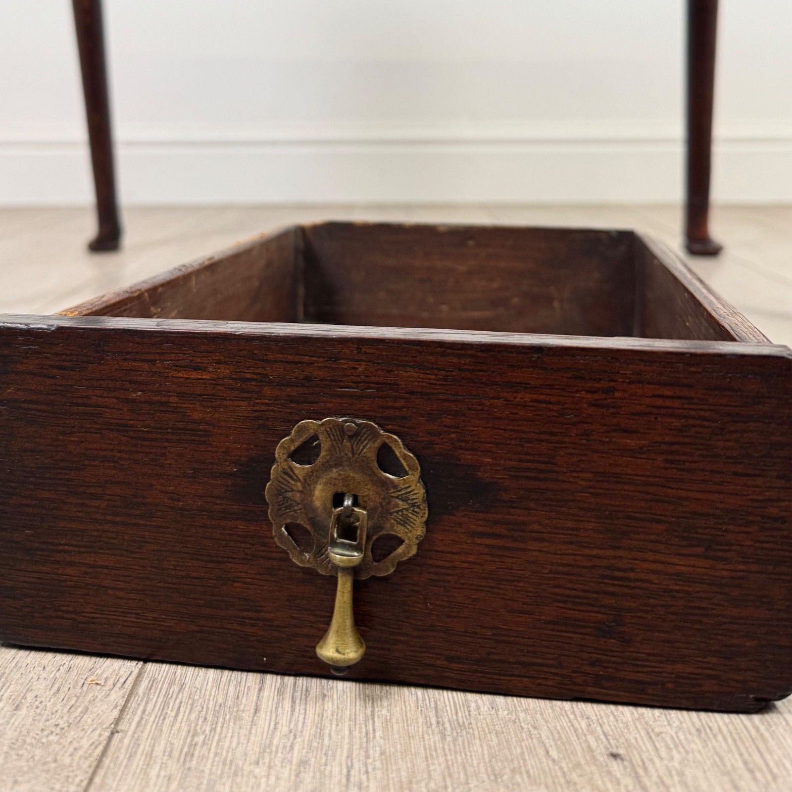 Furniture Antique 18th Century Good Quality Side Table In Oak photo