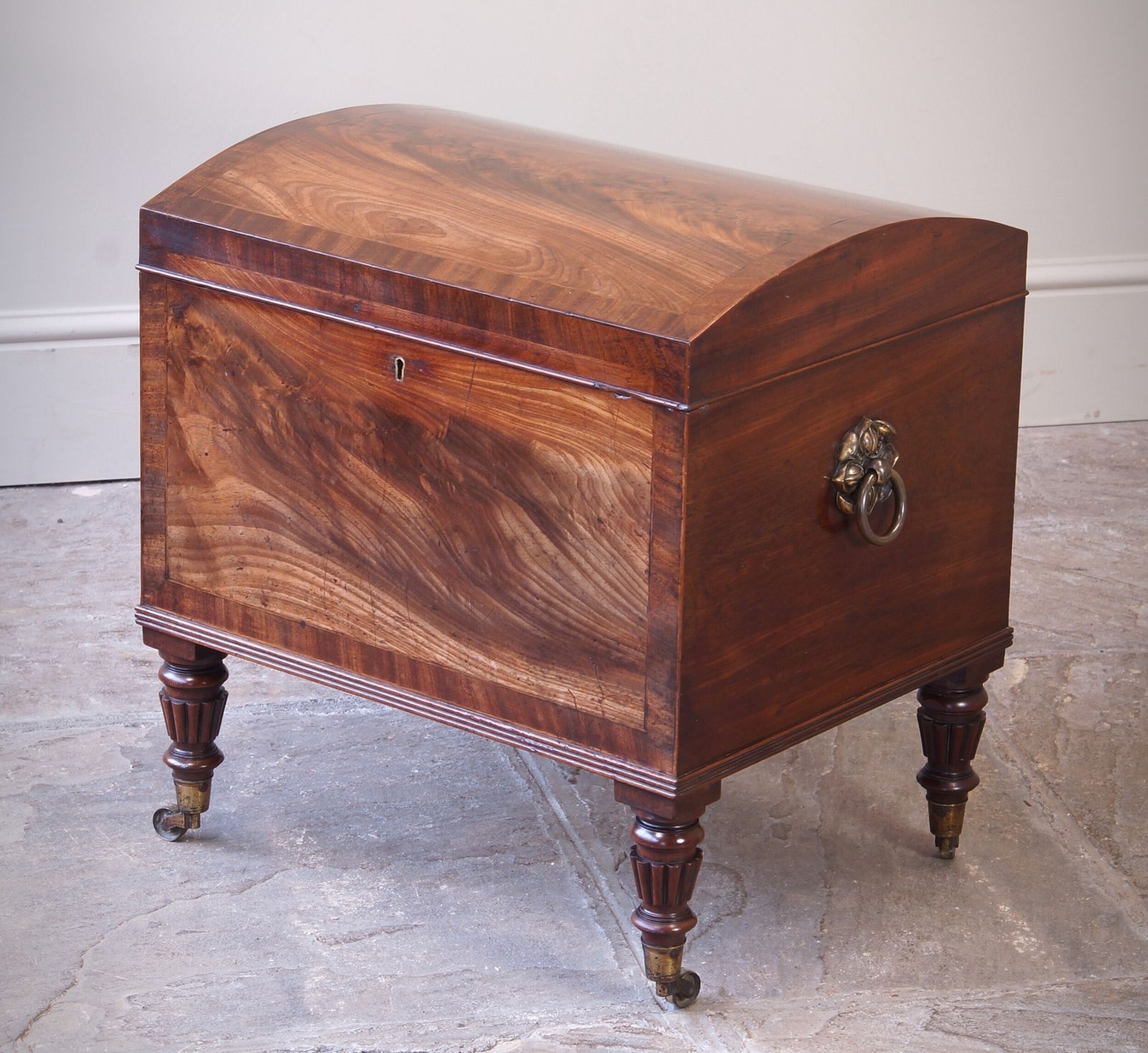 Early 19th Century Regency Mahogany Wine Cooler Cellarette.