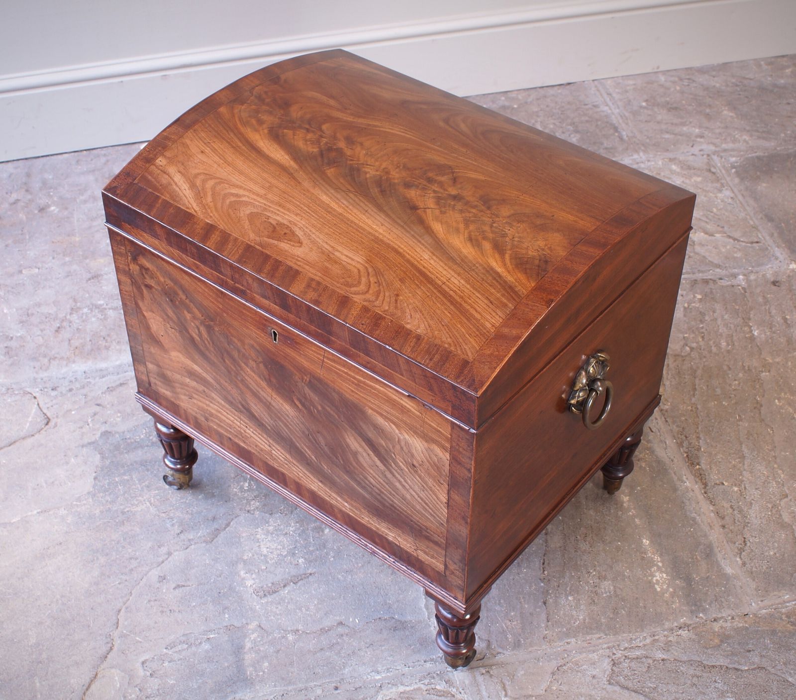 Early 19th Century Regency Mahogany Wine Cooler Cellarette. photo for sale