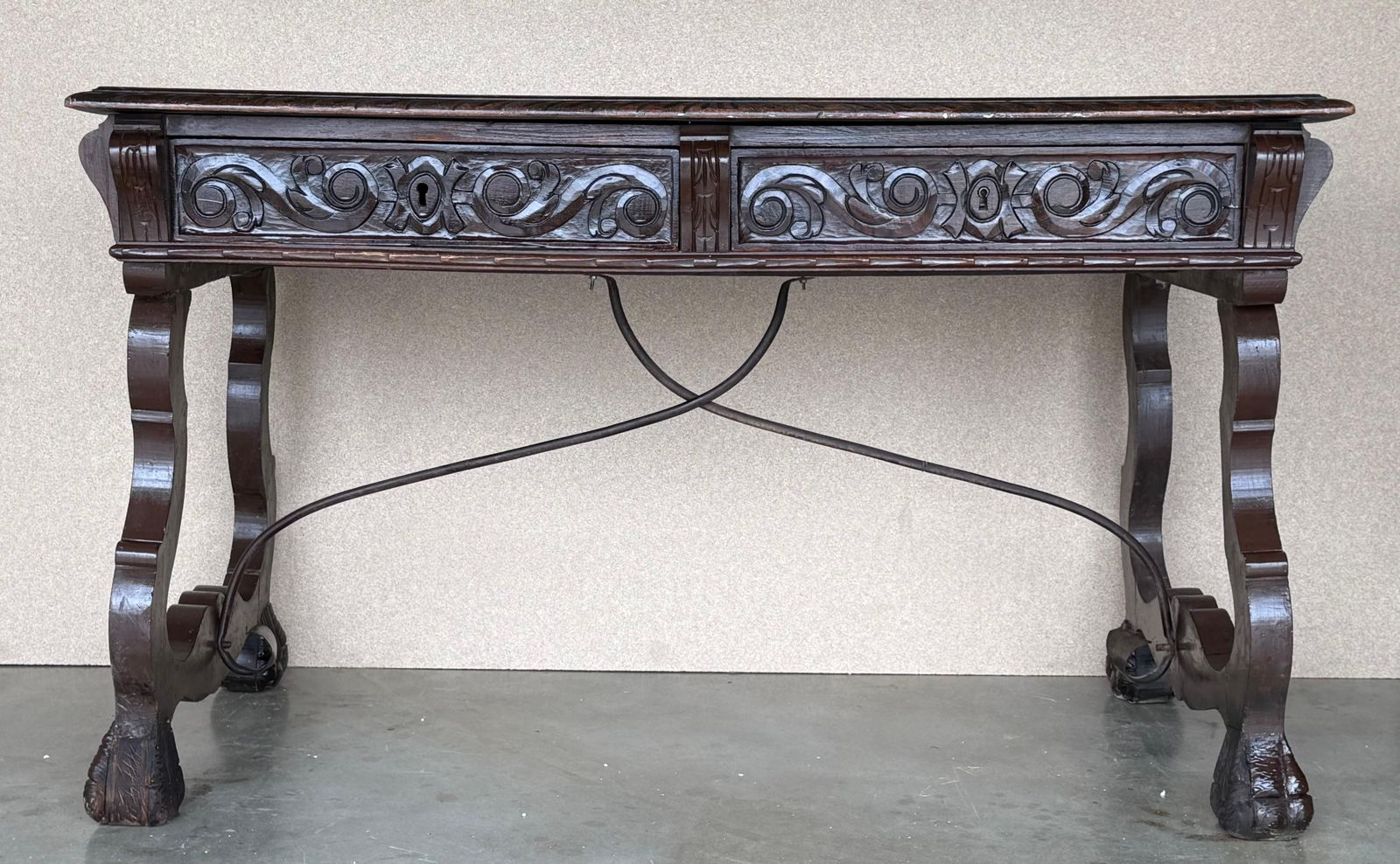 Table de bibliothèque ou bureau de style baroque espagnol en chêne, XIXe siècle, deux faces photo Mobilier