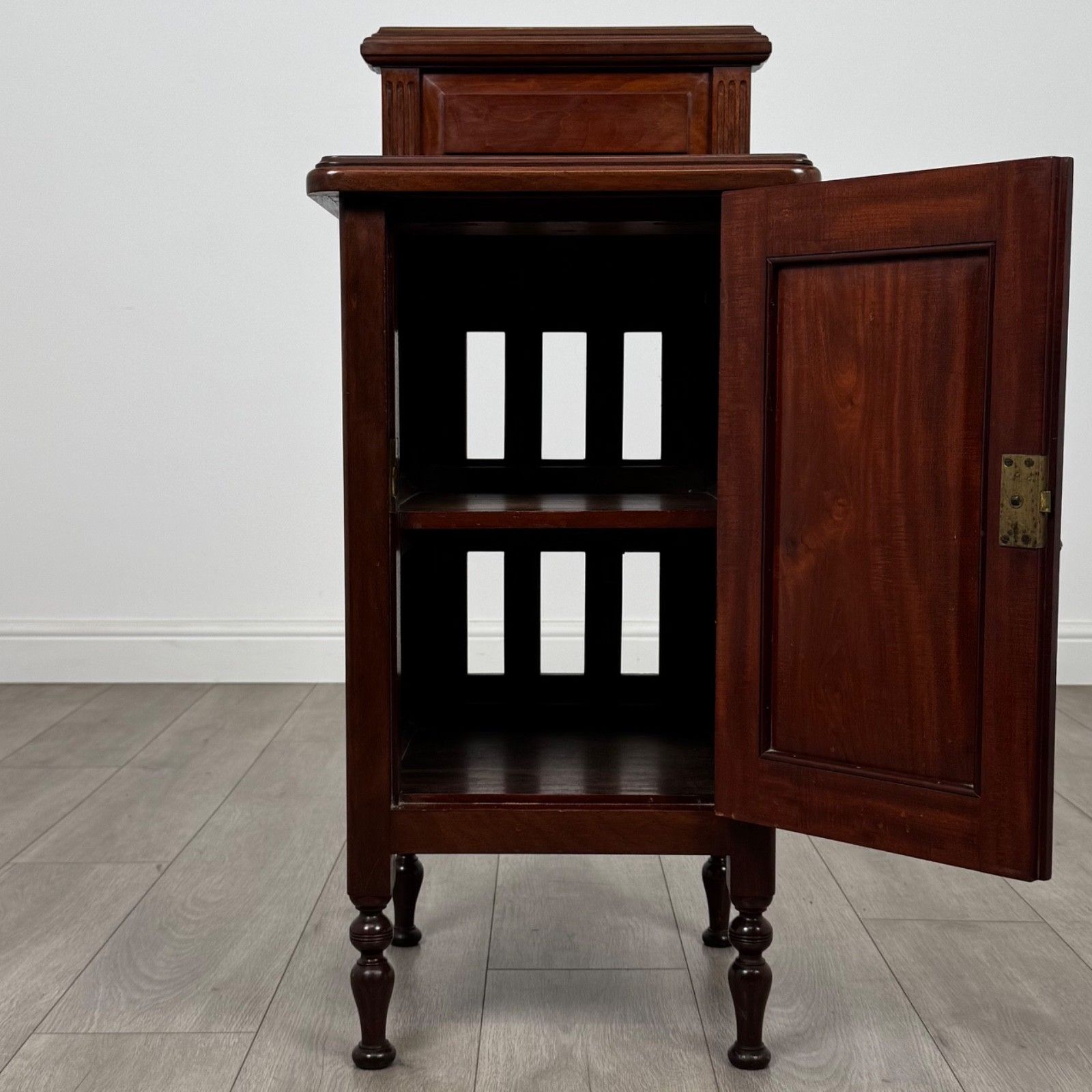 Antique 19th Century Good Quality Pot Cupboard In Mahogany photo furniture