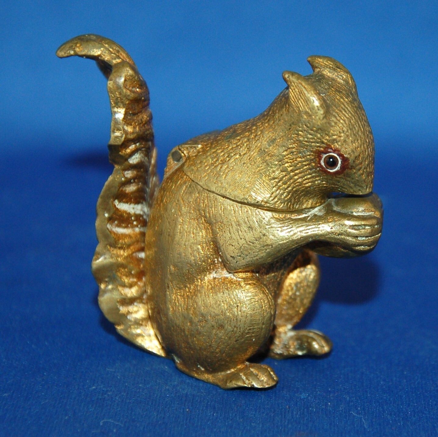 A Charming Sitting Squirrel Figure Vesta Match Case, Gilt Brass, 19th Century
