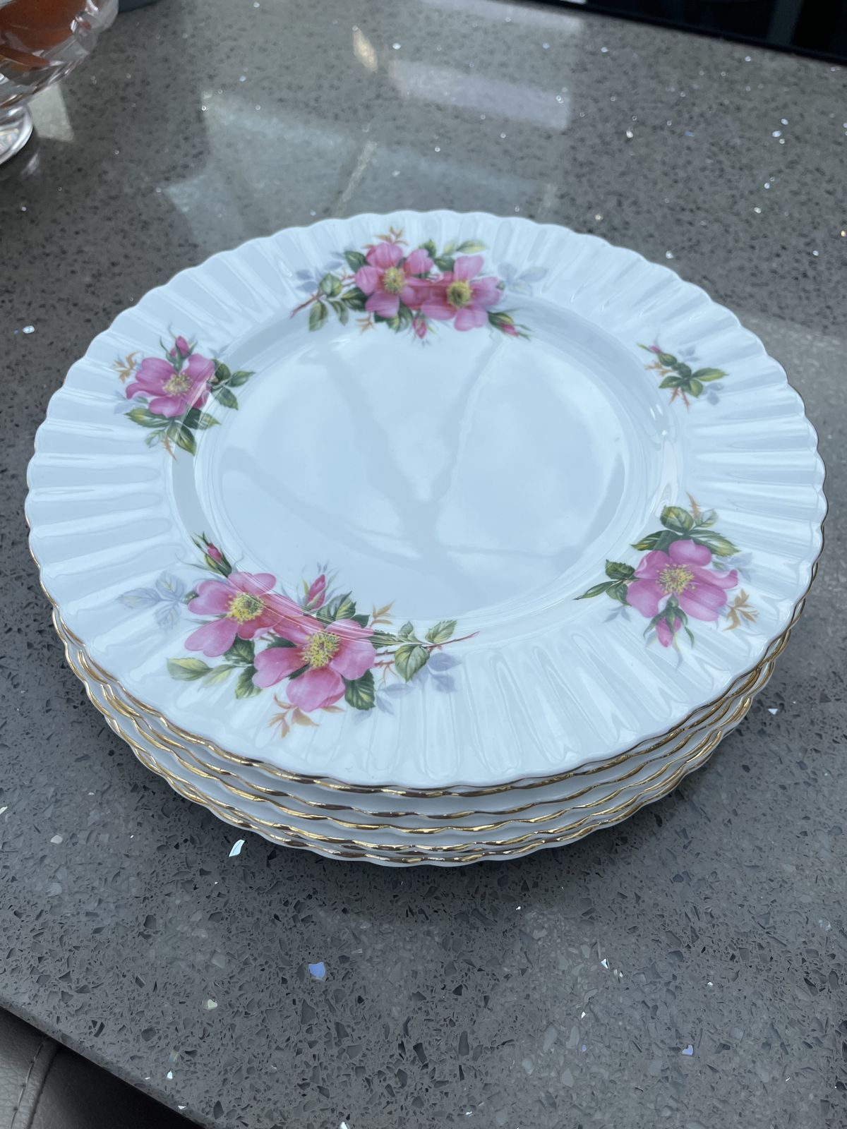 photo furniture Royal Albert Prairie Rose Collection Of Teacups, Saucers, Lunch/Salad Plates, Sugar Bowl, Cream Jug And Coffee Pot, Made In 1962