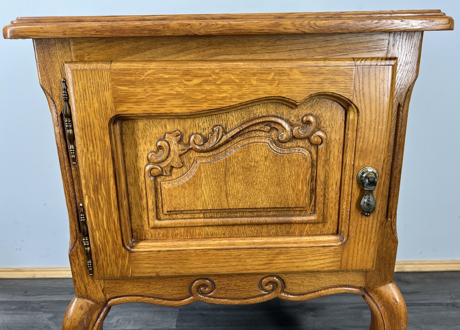 Pair Of  Bedside Tables Vintage French Louis Oak Nightstands Cabinets Lot 4245 photo 399.0