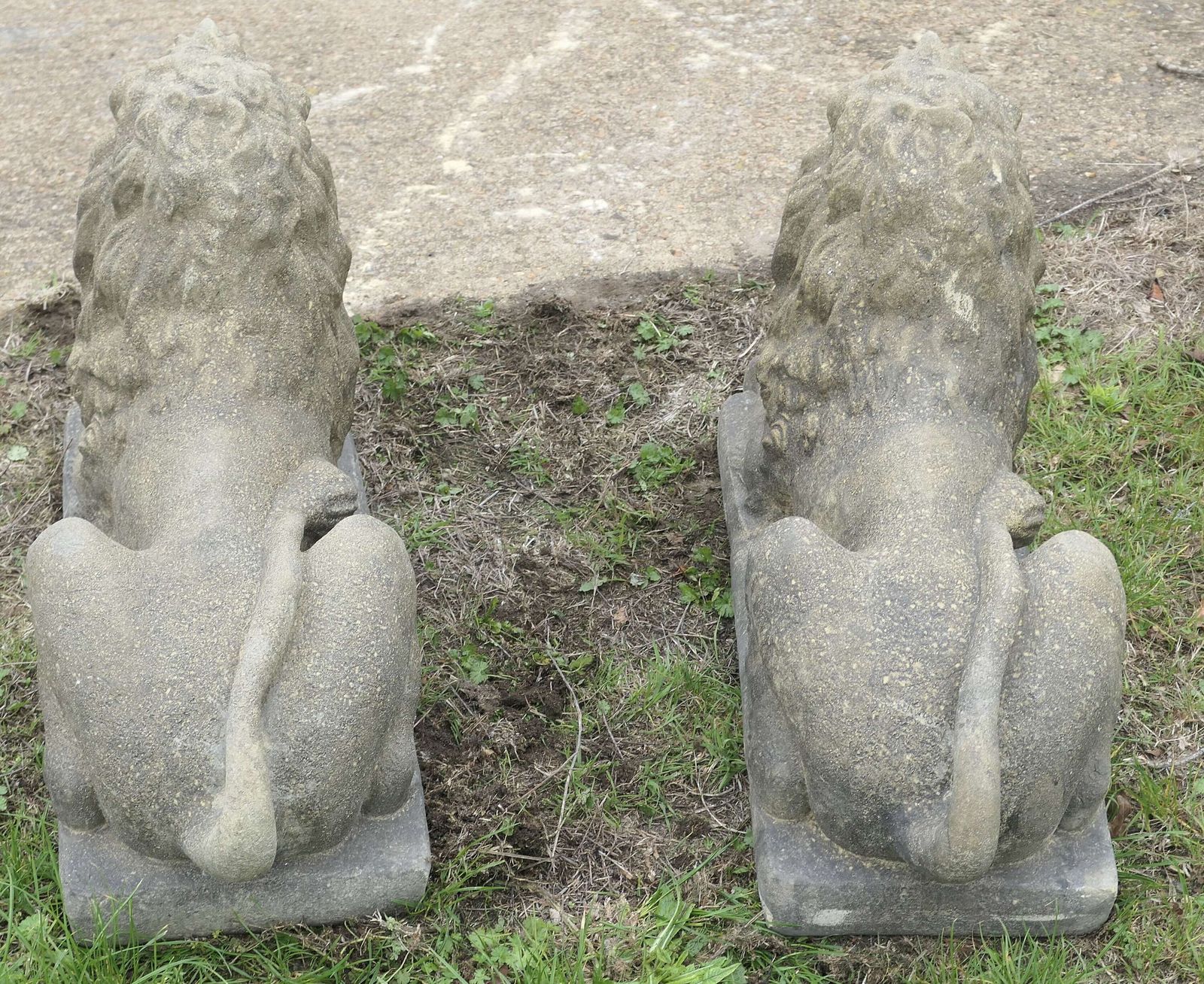 A Pair Of Weathered Guardian Lions photo vinterior