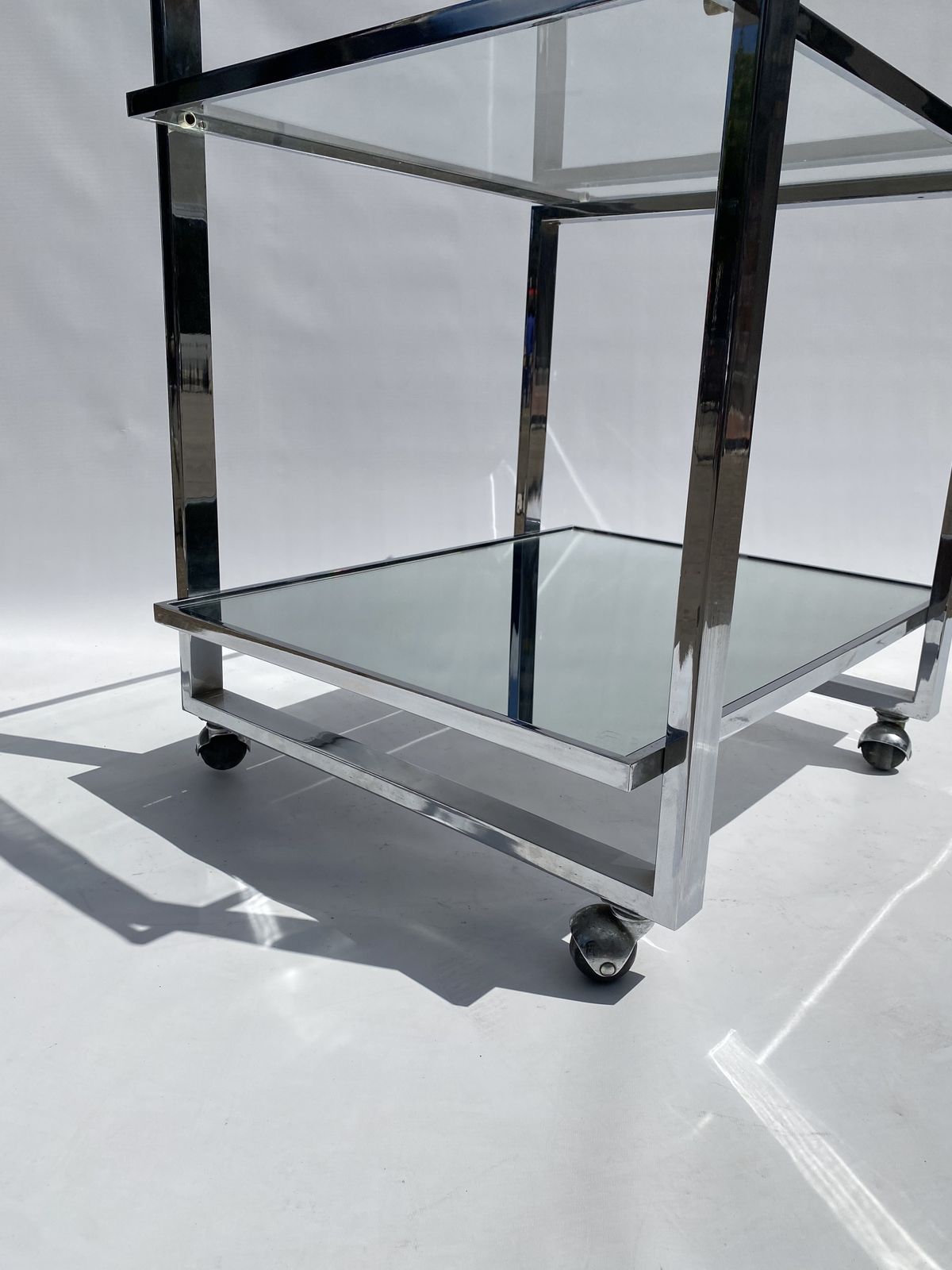 Romeo Rega Chrome 1970s Square Drinks Bar Cart Trolley Table Glass Mirror Hollywood Regency Sofa Display photo vintage
