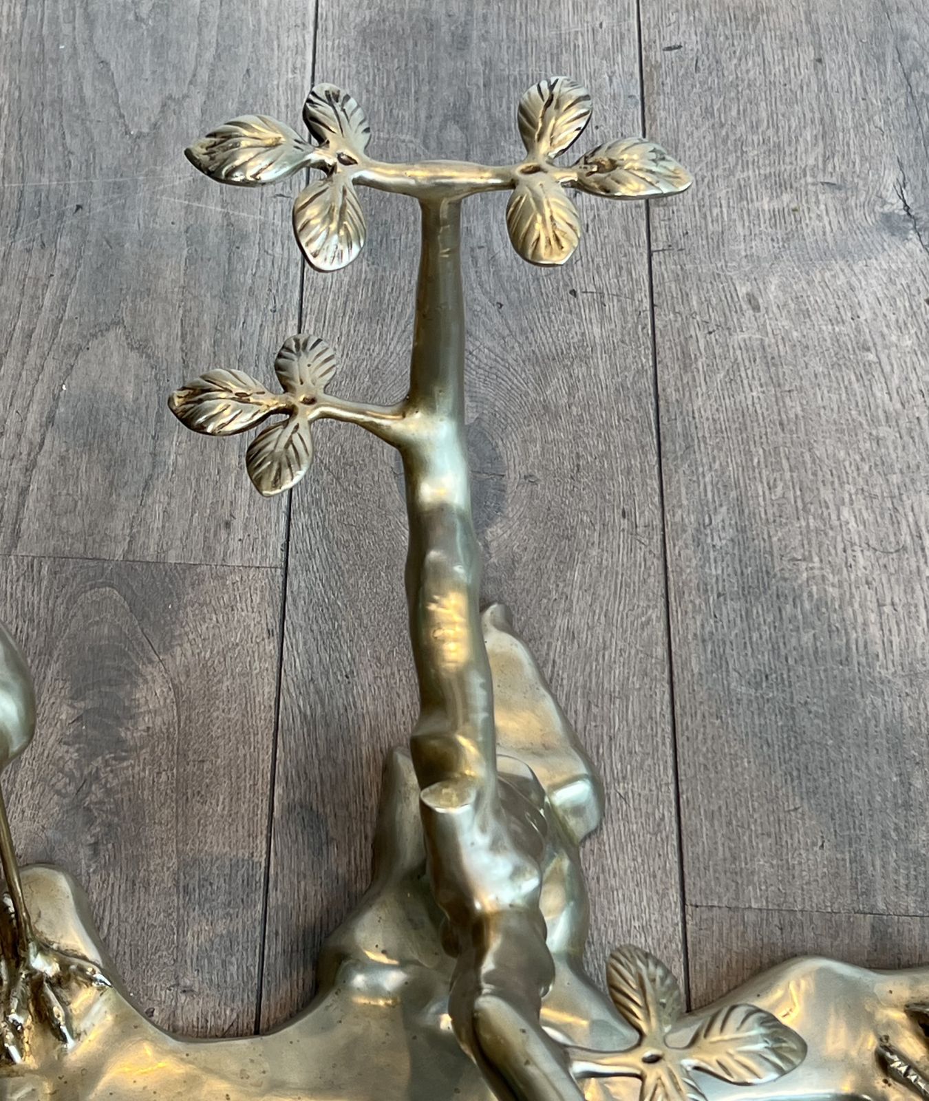 photo vintage Willy Daro Brass Crane Model Coffee Table Surrounding A Bonsai Tree With Round Glass Top