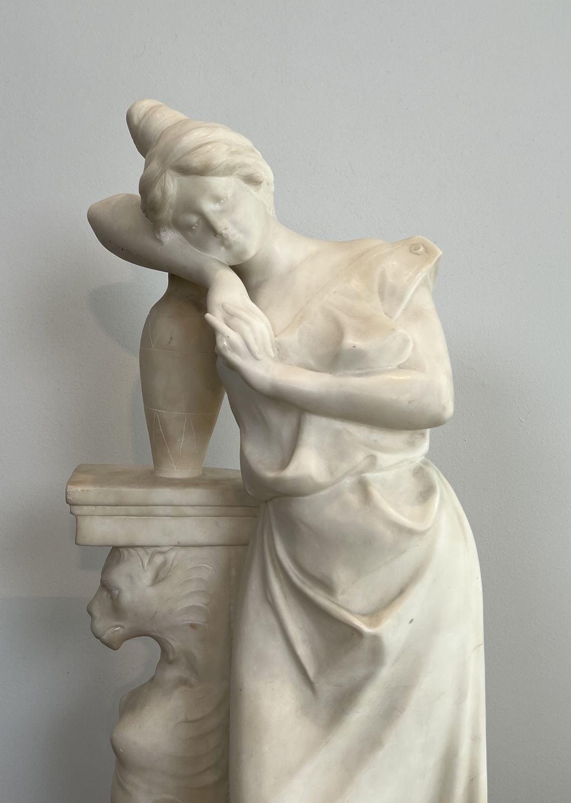 Carrara Marble Sculpture Representing A Romantic Young Girl With A Jug. Italian Work Signed Dante Zoi Of Florence. 19th Century photo Art