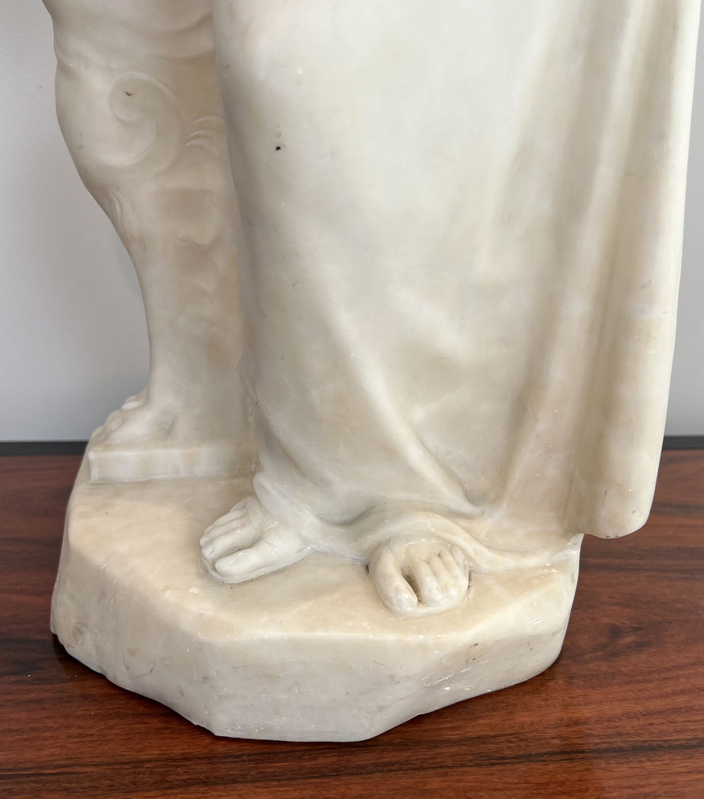 photo furniture Carrara Marble Sculpture Representing A Romantic Young Girl With A Jug. Italian Work Signed Dante Zoi Of Florence. 19th Century