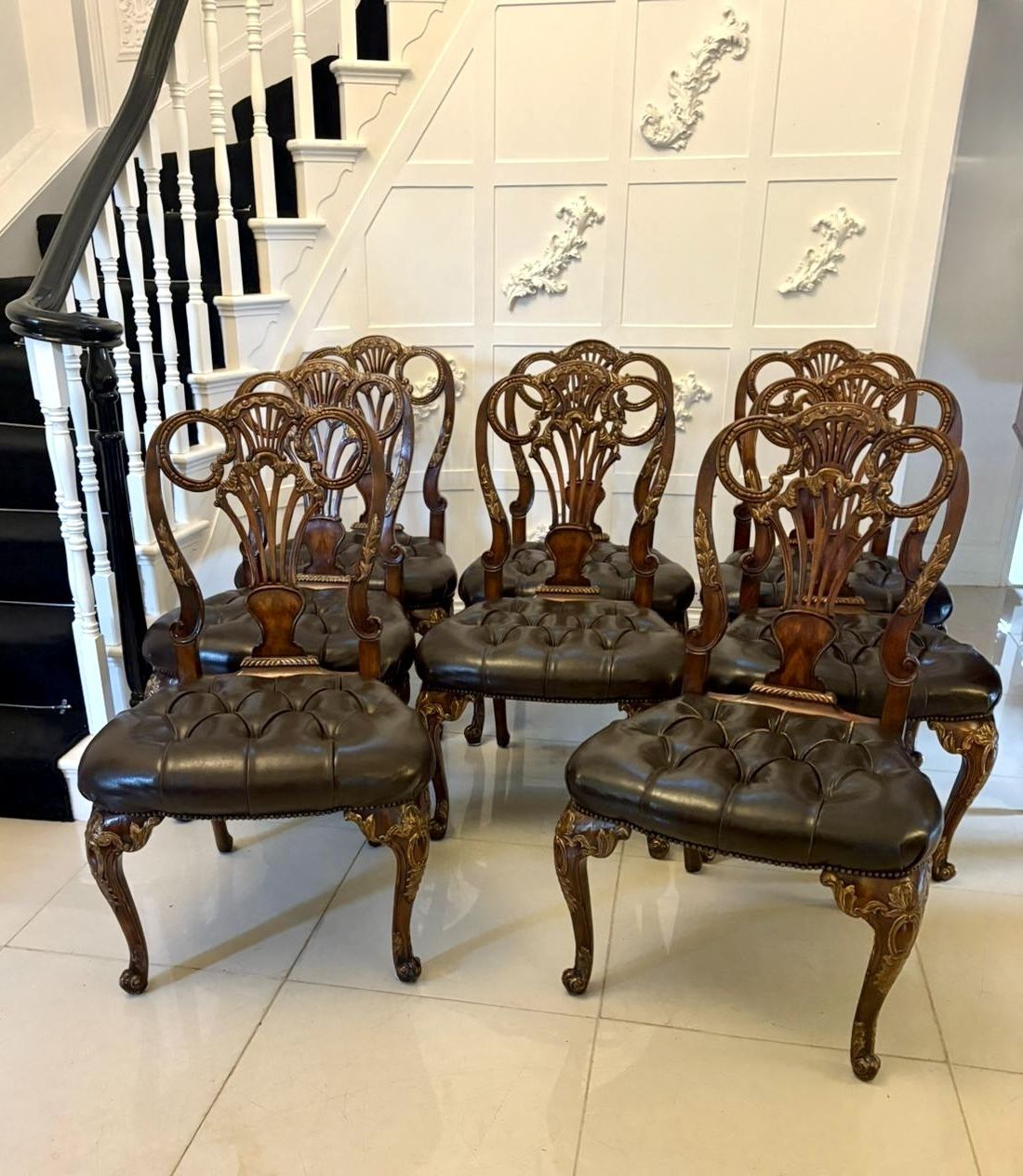 Outstanding Quality Set Of 8 Antique Early 20th Century Carved Walnut And Gilded Dining Chairs