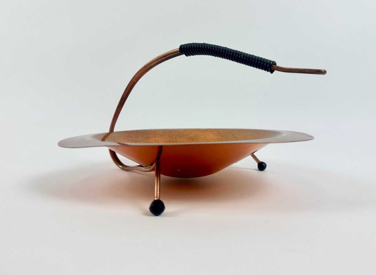 Mid Century Modern Copper Bowl In The Style Of Carl Auböck, Austria, 1950s photo vinterior