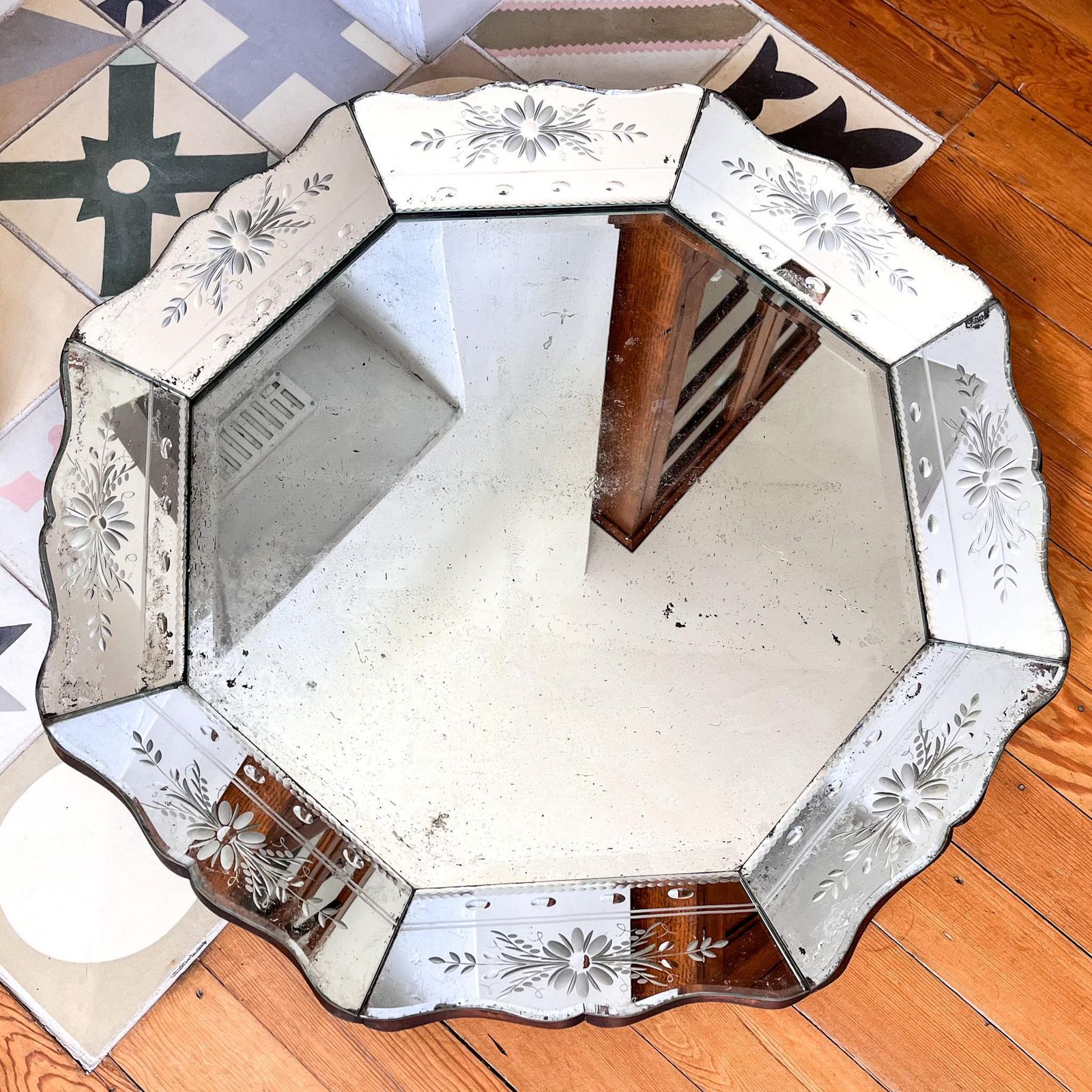 Antique French Circular Venetian Mirror With Etched Floral Design And Scalloped Edges photo furniture