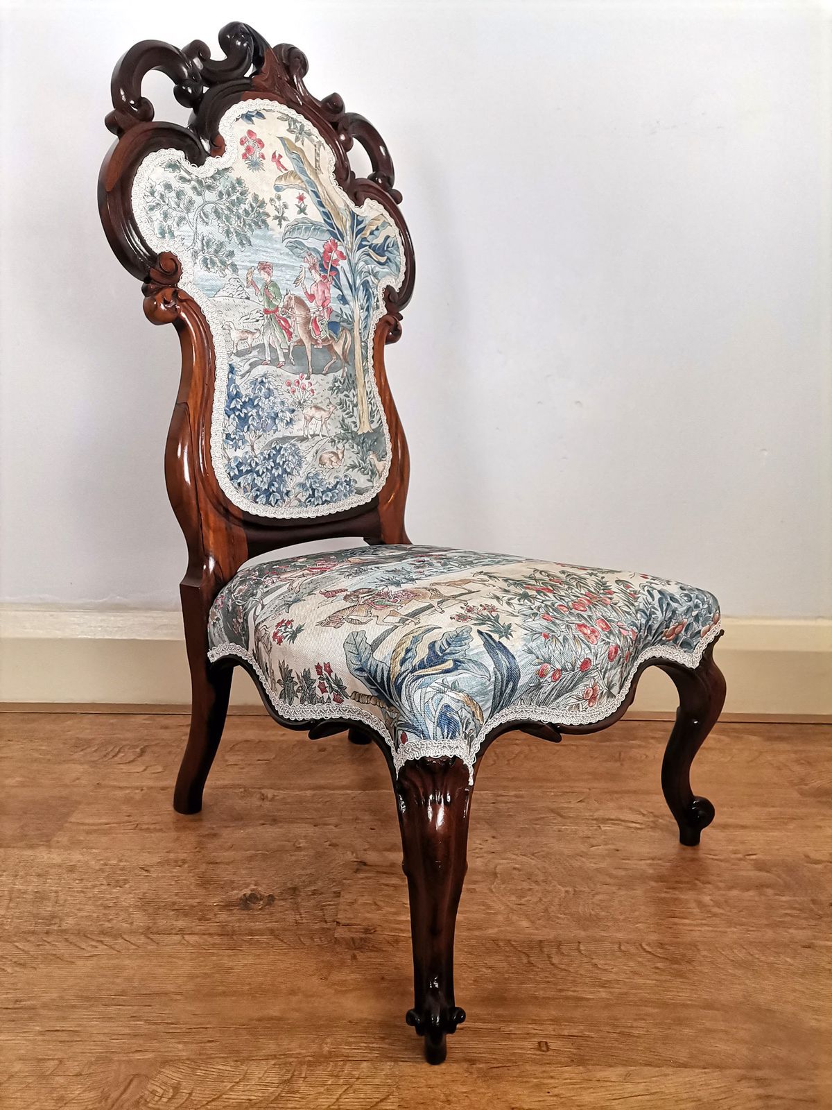Victorian Carved Rosewood Nursing Chair / Ladies Chair