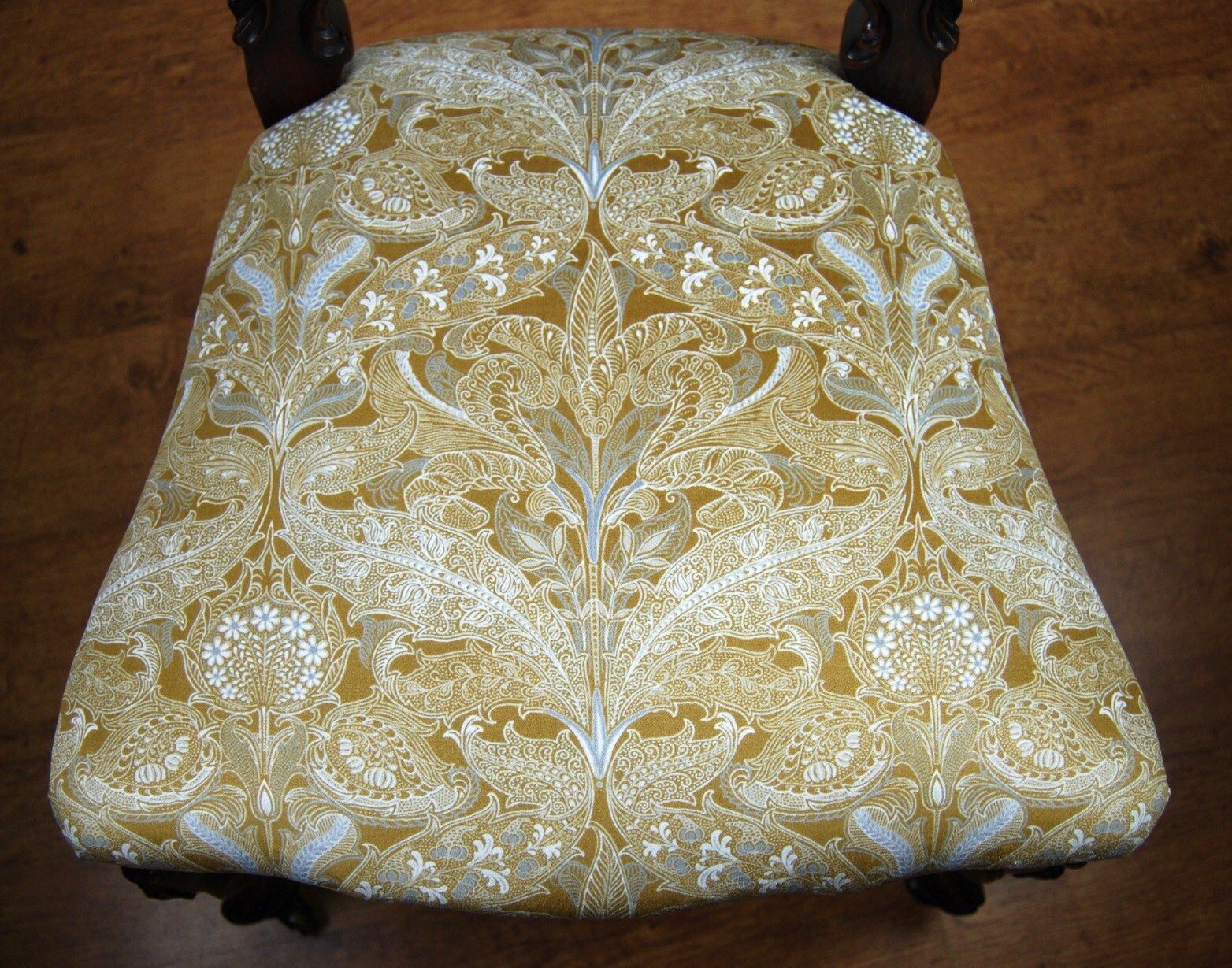 Victorian Carved Rosewood Ladies Chair / Nursing Chair photo vintage