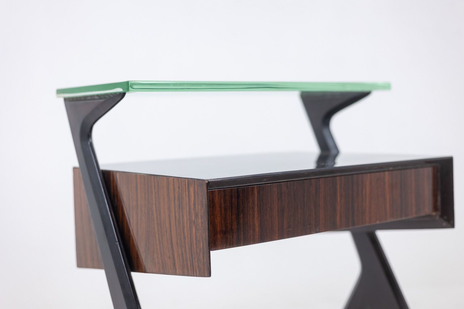 Ico Parisi.  Pair Of Bedside Tables Or End Tables. 1950s 60s. photo vinterior