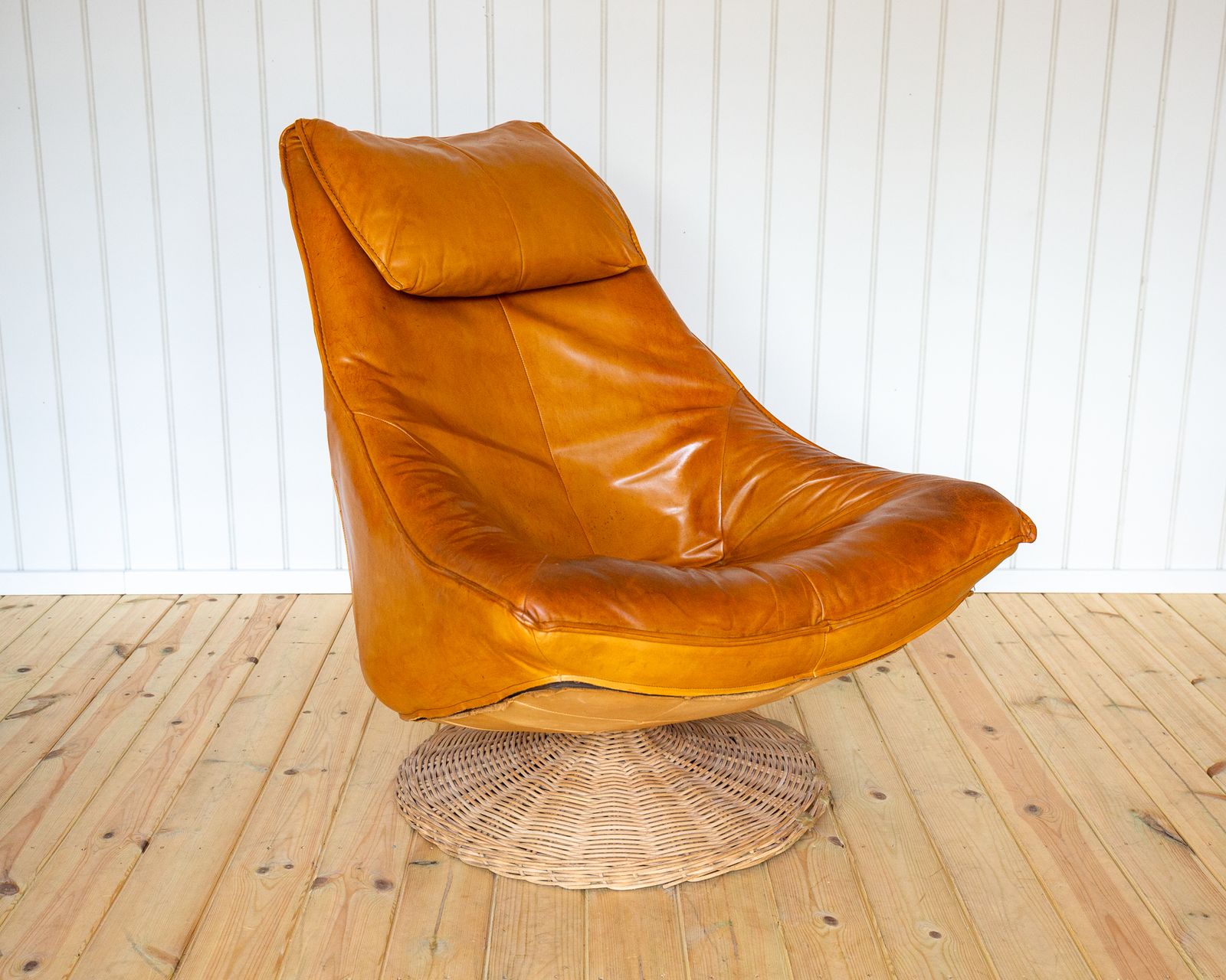 photo buy Mcm Swivel Lounge Chair Caramel Tan Leather 1970s Delantra By Gerard Van Den Berg For Montis Dutch Modernist Mid Century