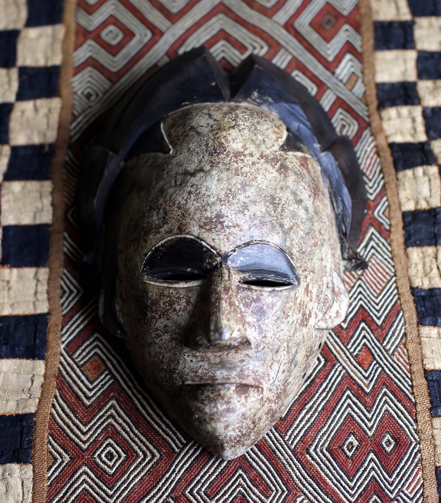 Antique African Punu Mask Vintage Carved Wooden Tribal Art Gabon photo vintage