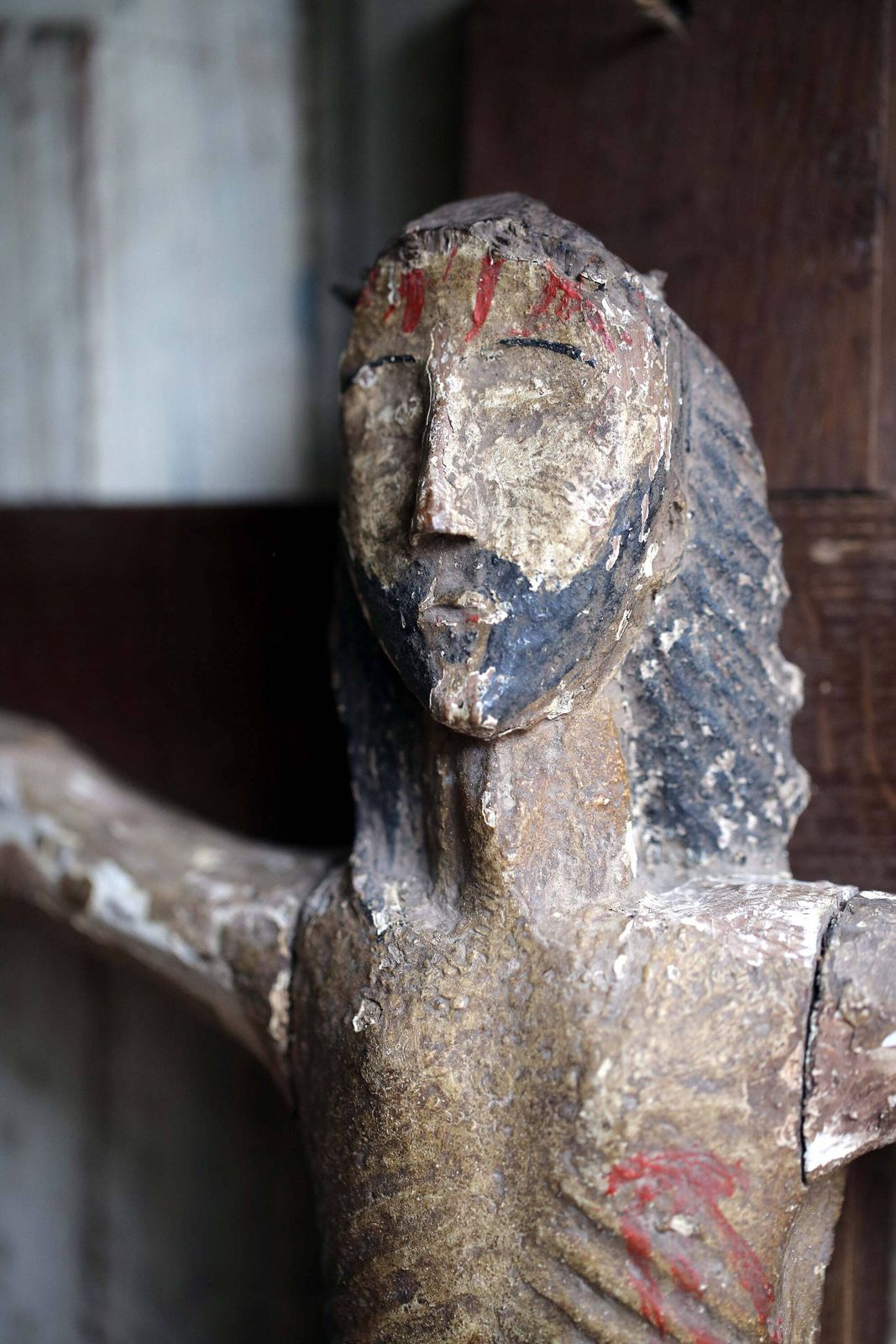 Antique Polychrome Christ Figure Carved Wooden Crucifix Romanesque Style photo vintage