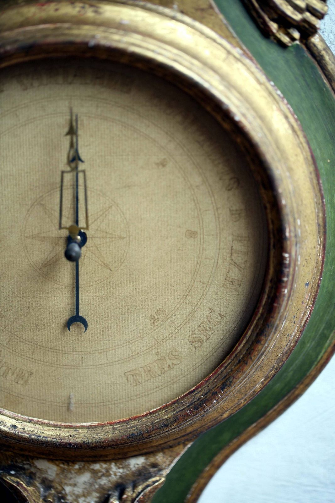 Antique Barometer Thermometer Louis XIV Style Green & Gilded Wood French Neoclassical Weather Instrument photo vinterior