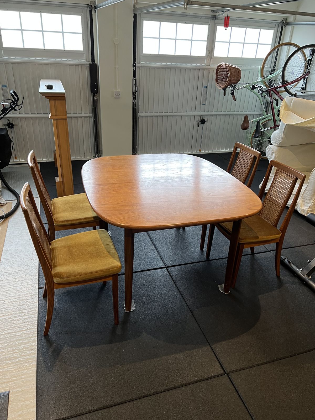 G Plan Sienna Dining Table And Set Of 8 Matching Chairs photo Furniture