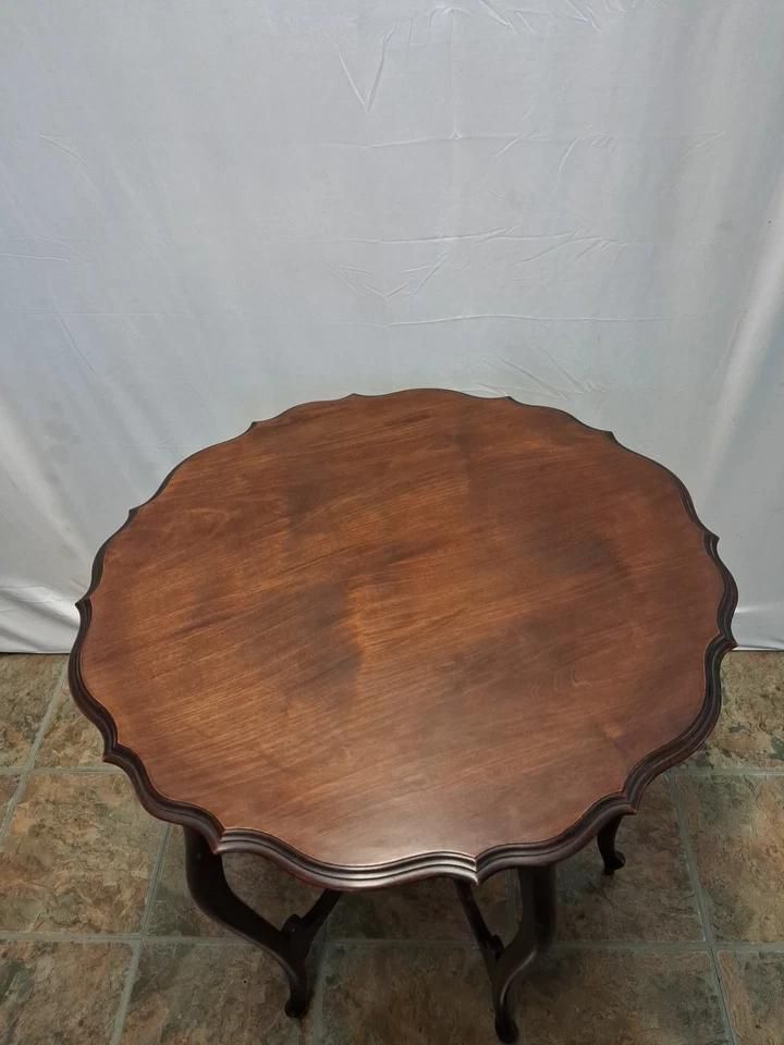 photo furniture Antique Mahogany Two Tier Occasional Table With Scalloped Edge Top