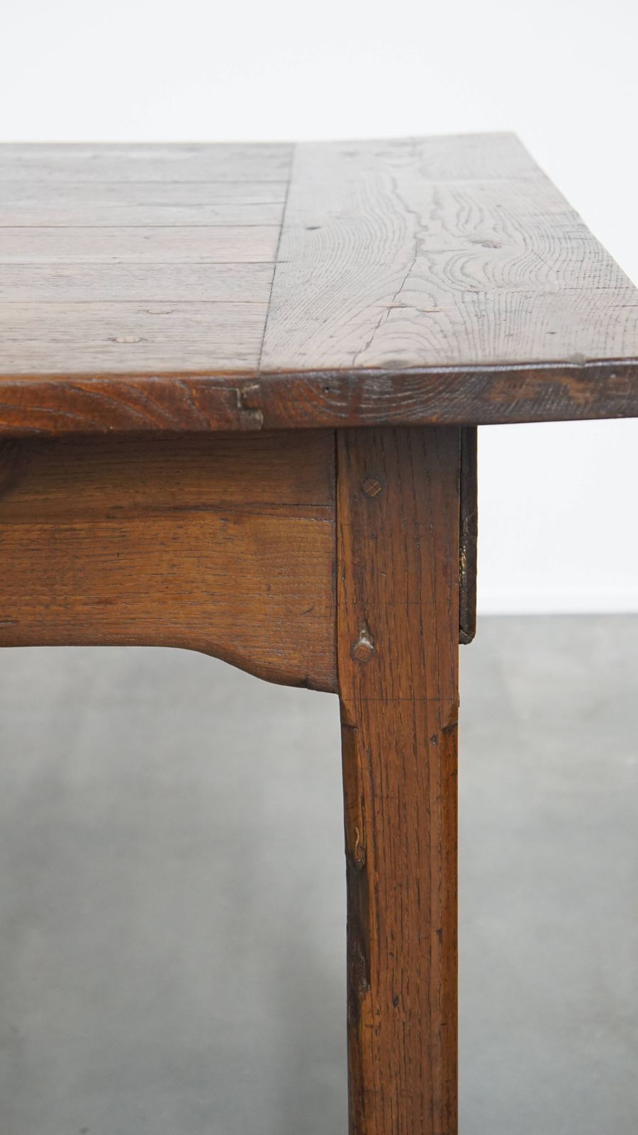 Antieke Franse Boereneeettafel Van Kastanjehout Voor 4 Tot 6 Personen, Met Twee Lades – Begin 19e Eeuw photo vintage