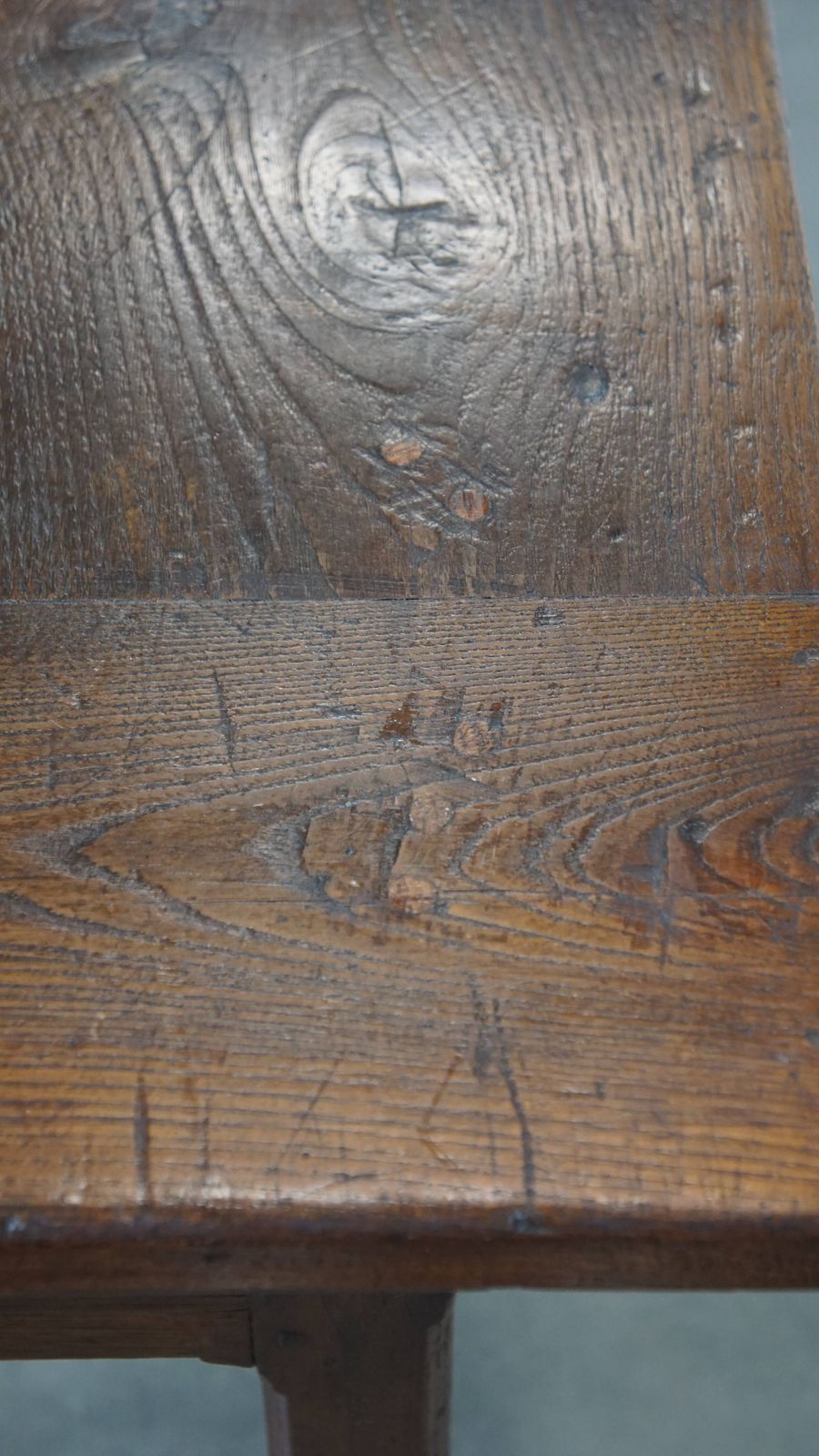 photo vinterior Beautiful Original Antique French Farm Chestnut Wood Dining Table For 4 To 6 People With Two Drawers From The Early 19th Century