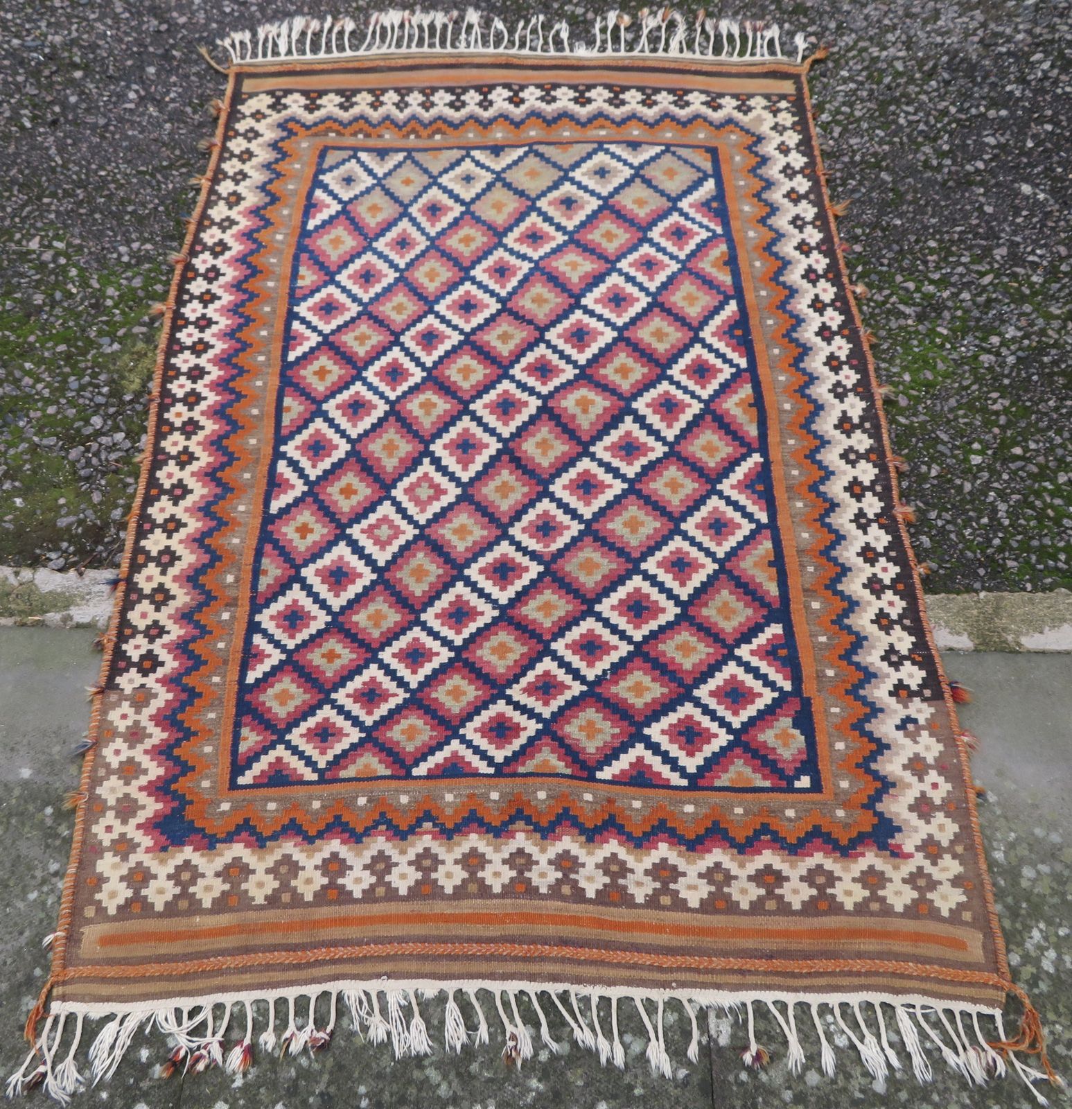 Qashqai Kilim. 176cm X 115cm. photo furniture