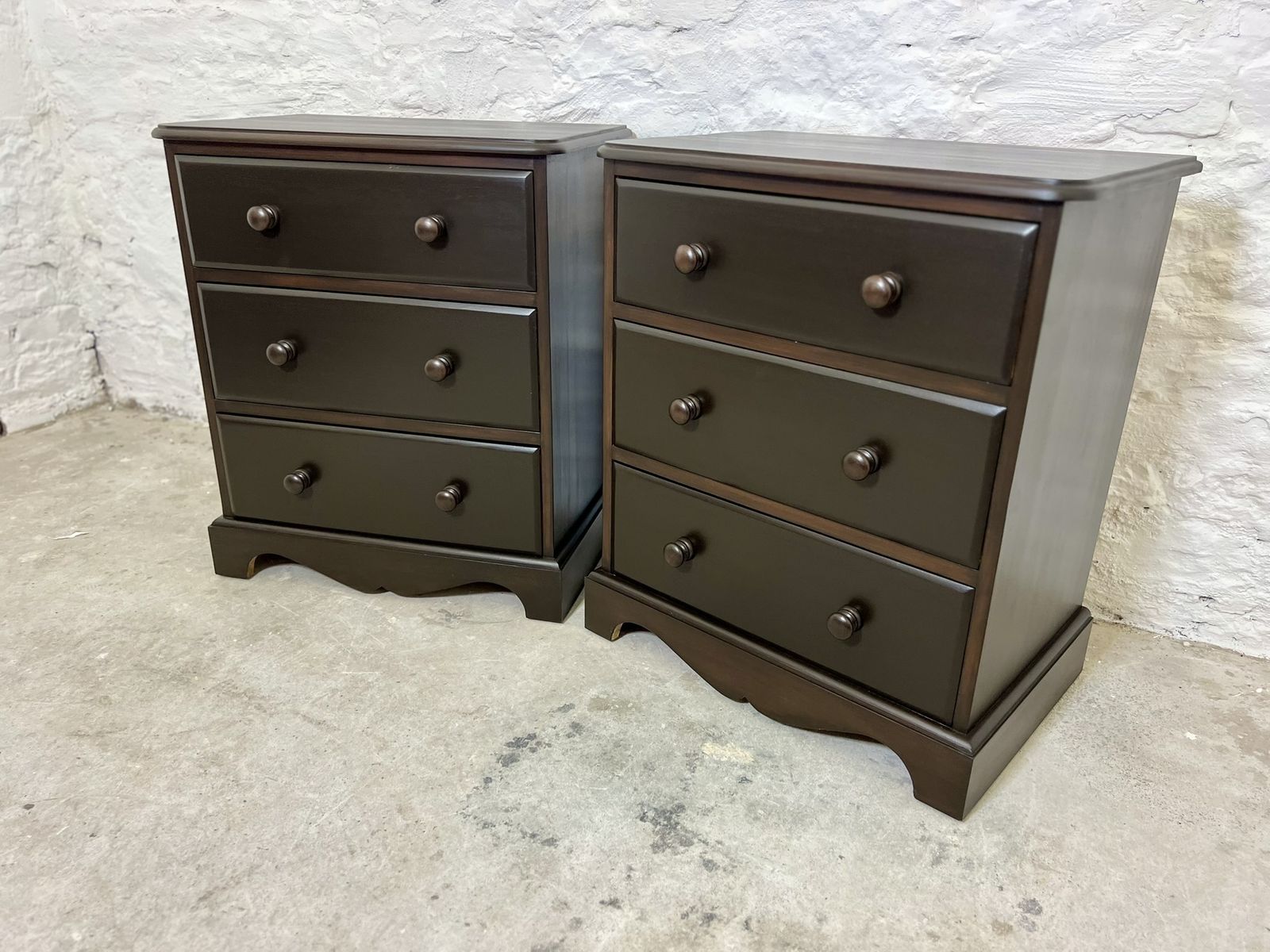 Fab Pair Of Georgian Style Large Dark Solid Wood Bedside Tables Cabinets Cupboar photo furniture