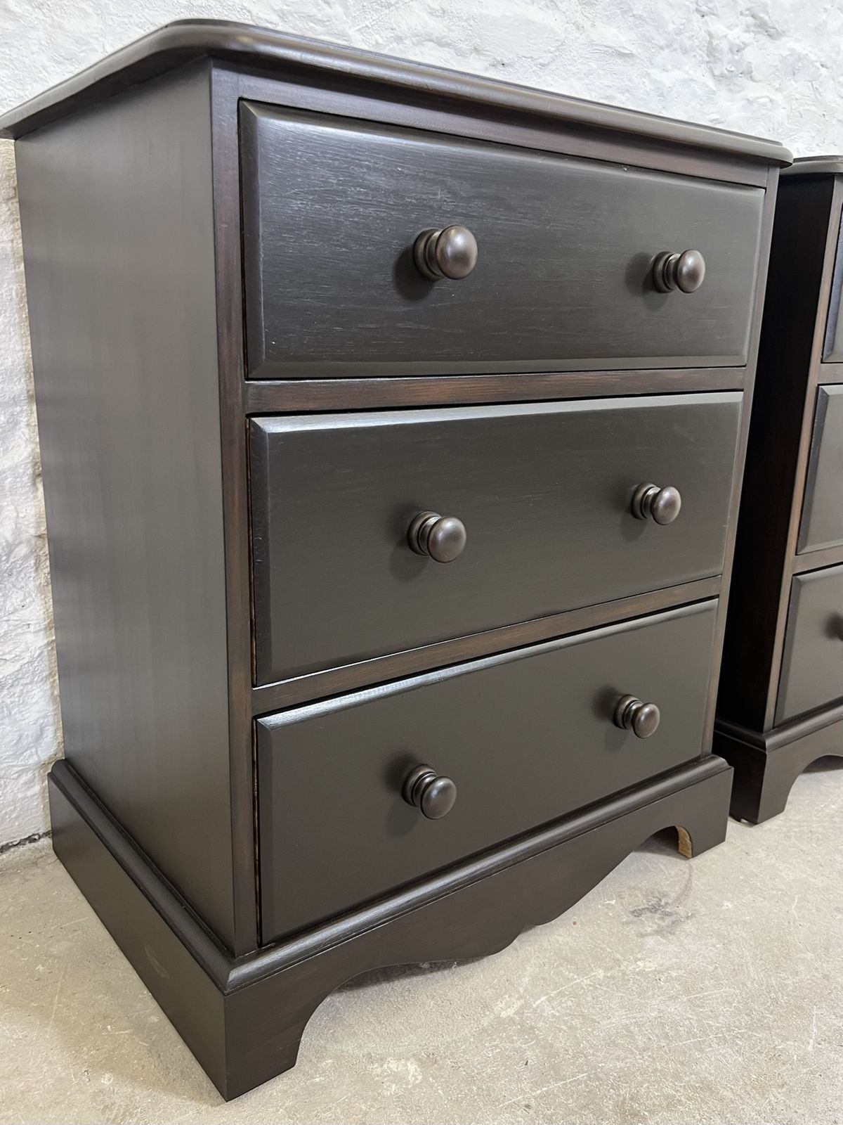 Fab Pair Of Georgian Style Large Dark Solid Wood Bedside Tables Cabinets Cupboar photo buy