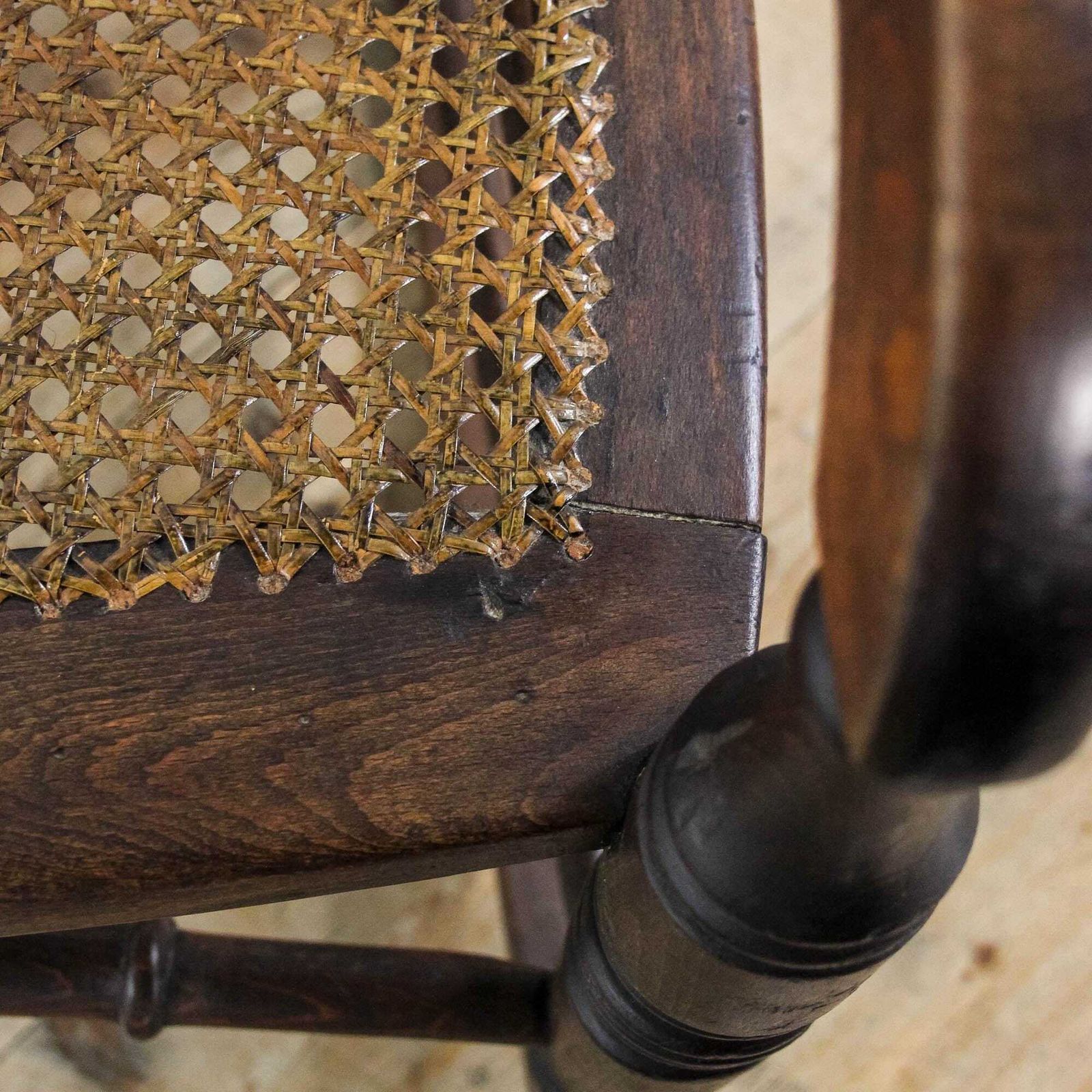 Antique Windsor Spindle Back Rocking Chair | Antique Rocking Chair | Antique Furniture | Antique Chair | Armchair (M 6390) photo vintage