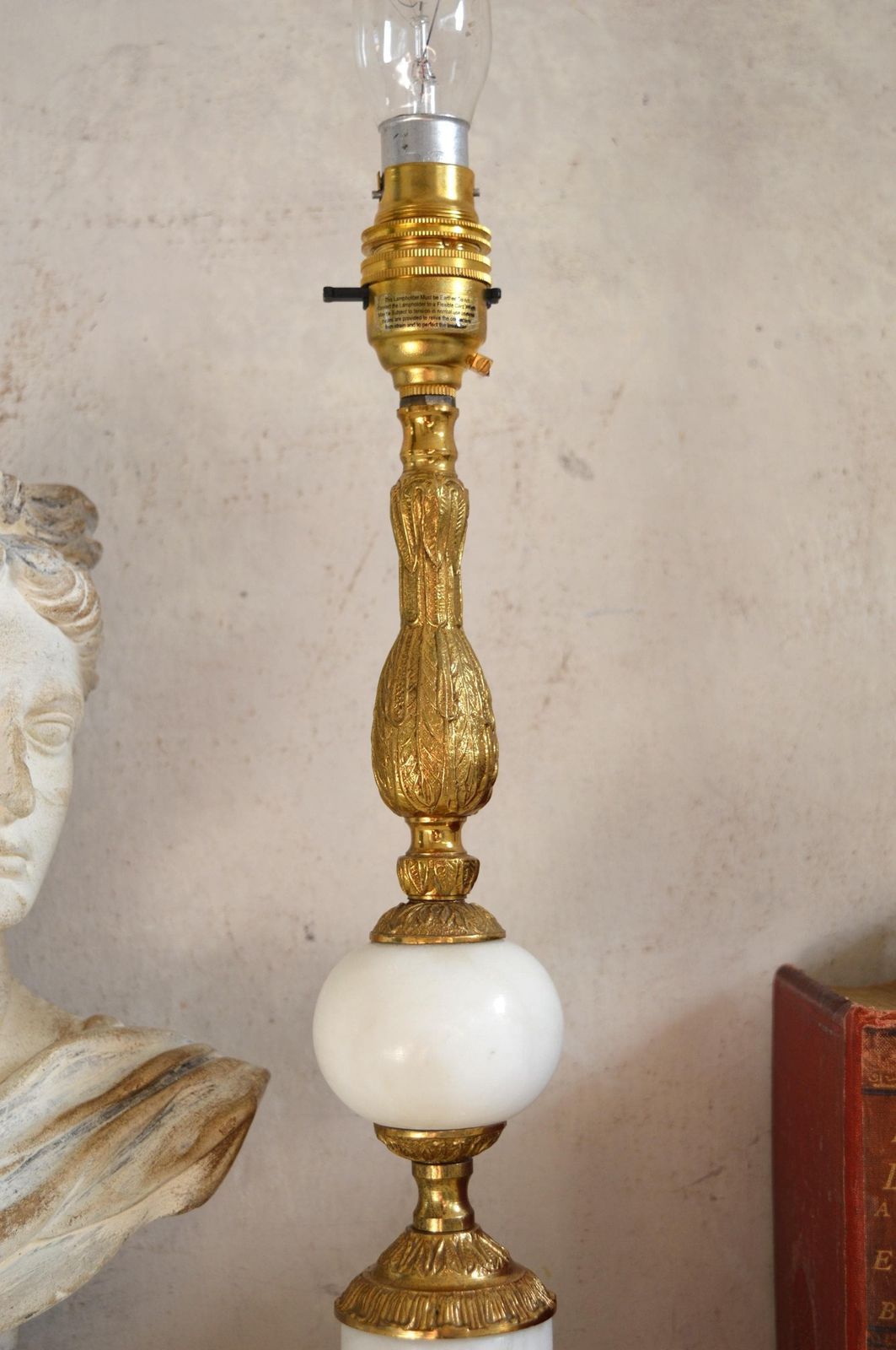 Vintage White Marble & Brass Lamp Stand, 1960s Heavy Art Deco Bedside Lamp 39x12 Cm photo Lighting