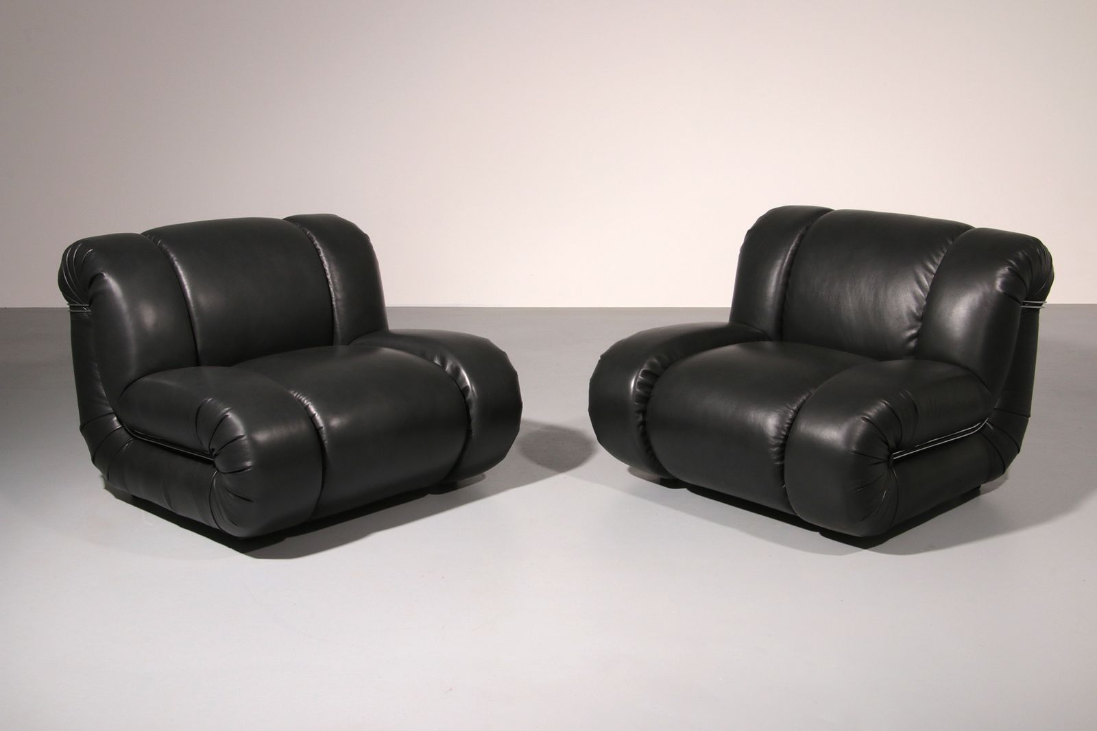Mimo Padova Black Leader Modulaire Lounge Chairs "Velasquez"   1970 photo Furniture