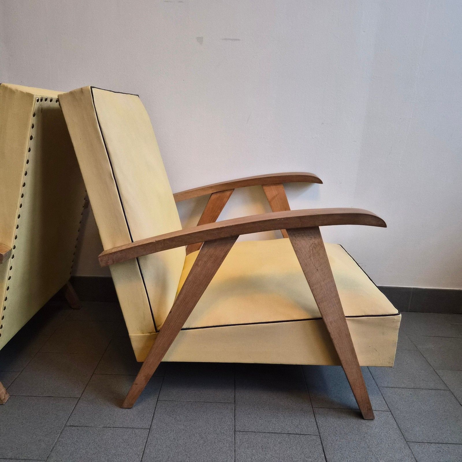 Paar Vintage Jaren 1950 Kompaspoot Hetre & Skai Fauteuils Geel 50s Rockabilly photo for sale