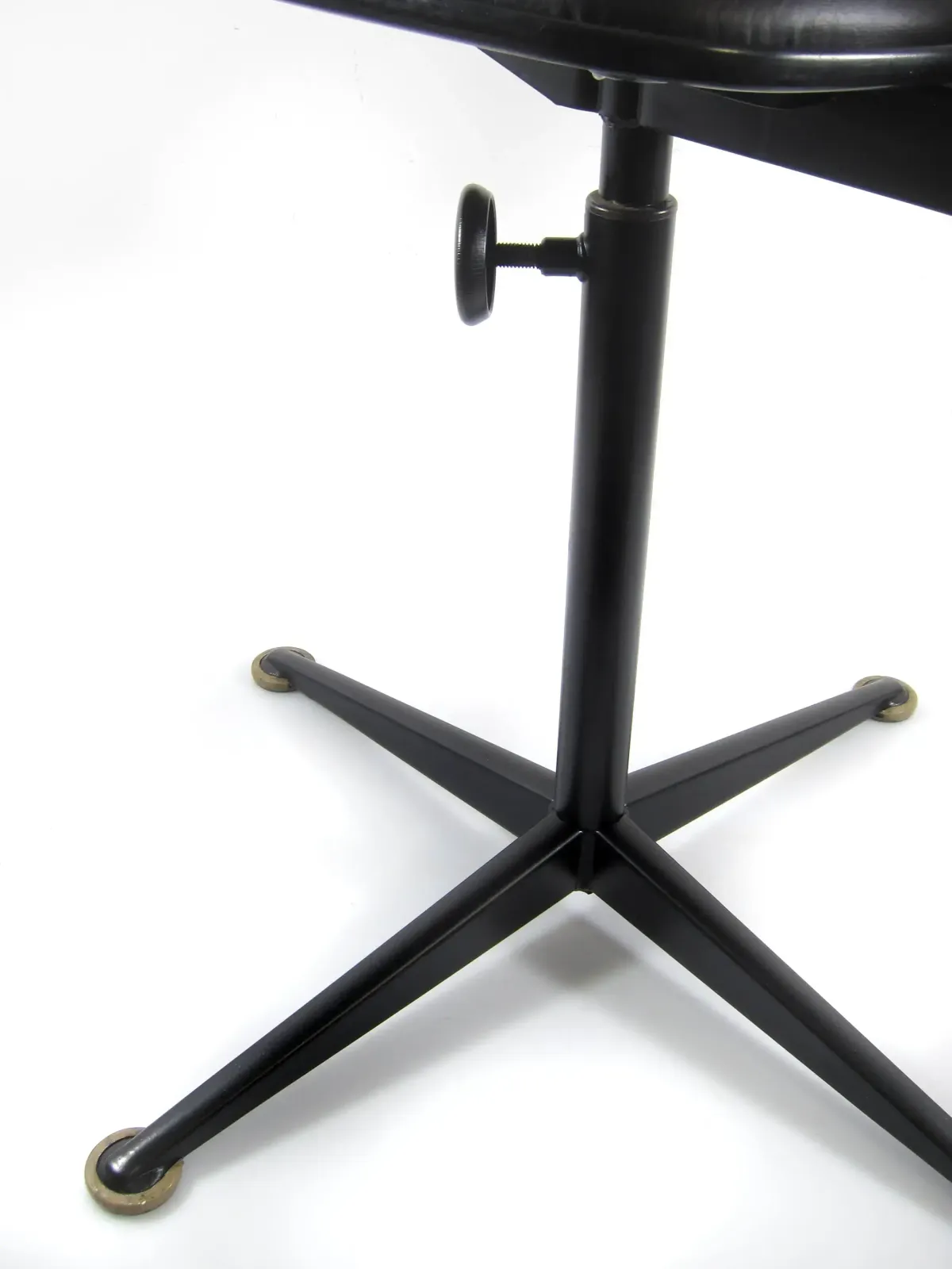 photo furniture Seventies Friso Kramer Ahrend Cirkel Adjustable Desk Chair
