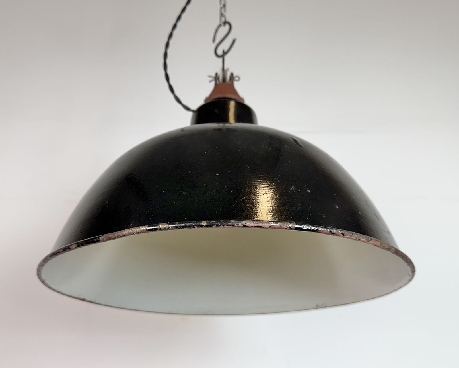 East German Black Enamel Factory Light By Lbd Veb Leuchtenbau Dresden, 1950s photo vintage