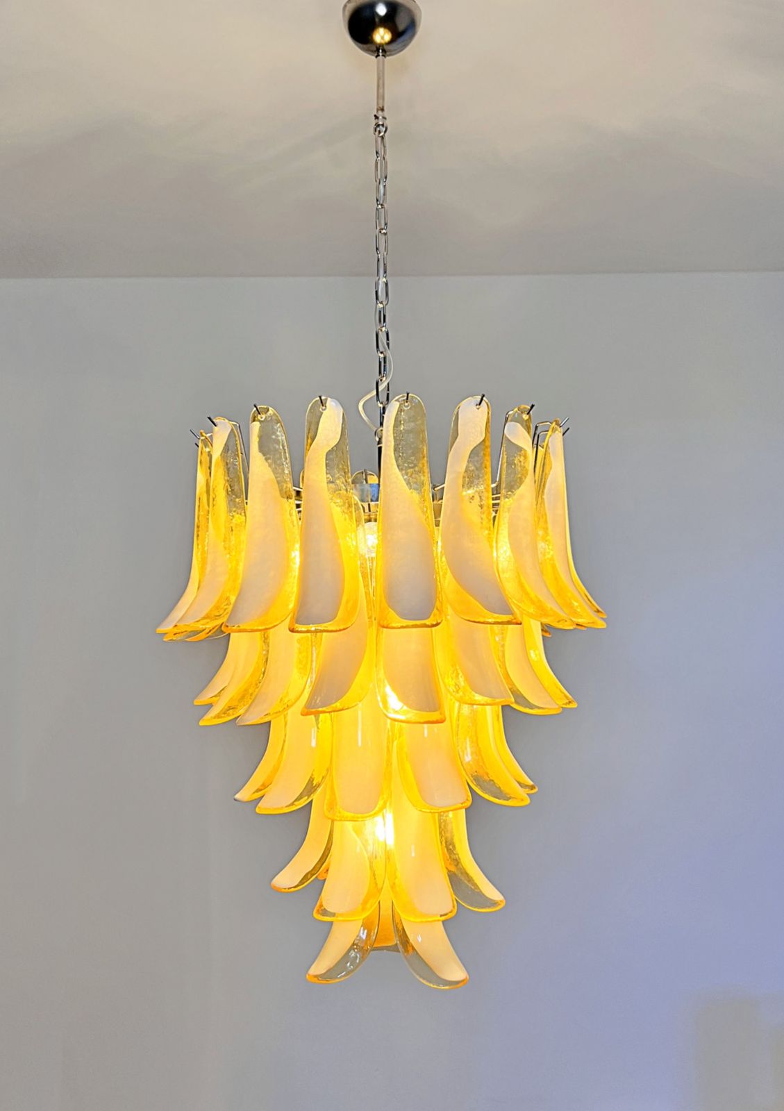 photo vintage Italian Vintage Murano Chandelier   52 Caramel Glass Petals